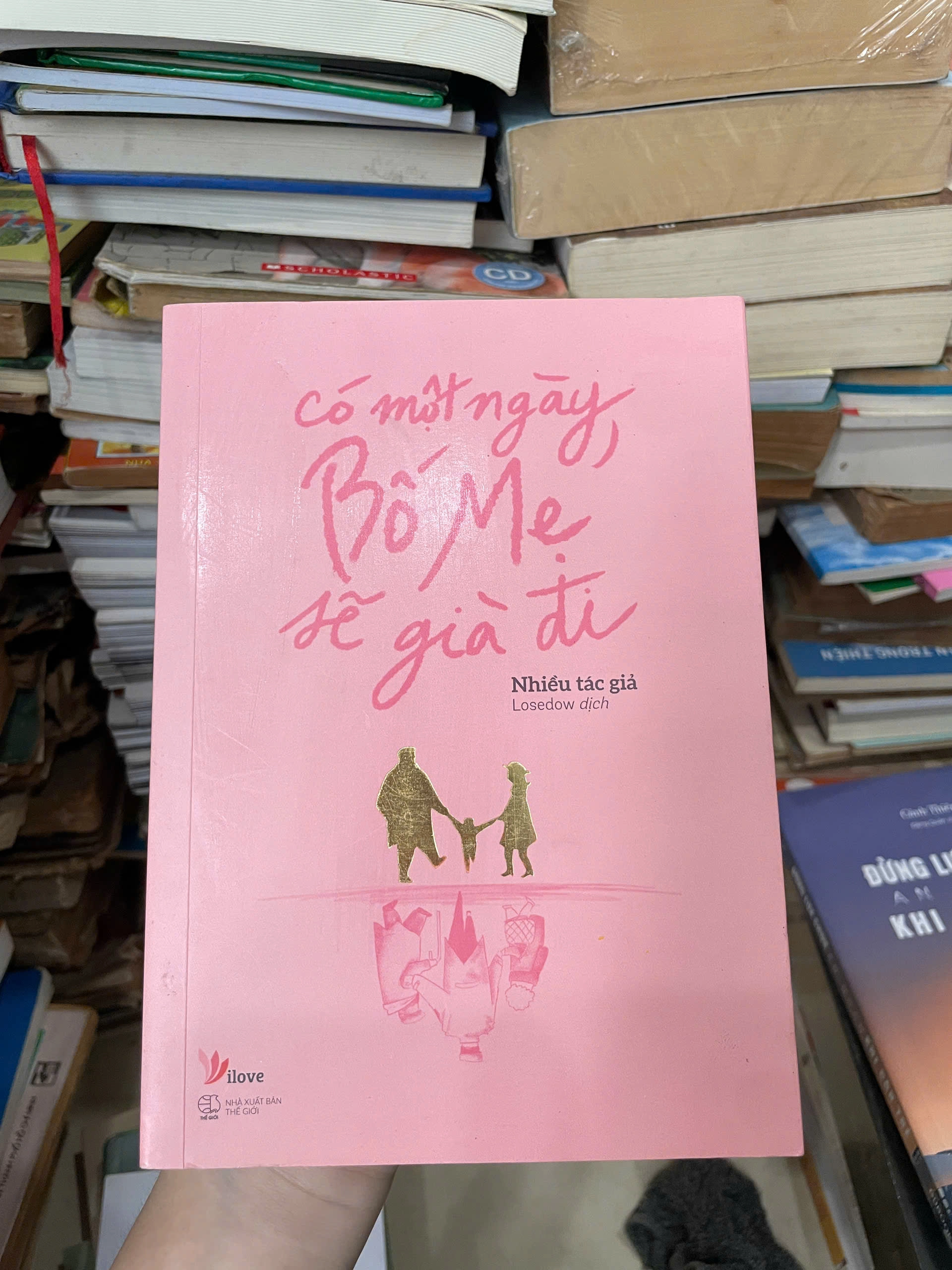 Có Một Ngày, Bố Mẹ Sẽ Già Đi by Nhiều tác giả - Sách Book Cover - Ngọc Hiển Books