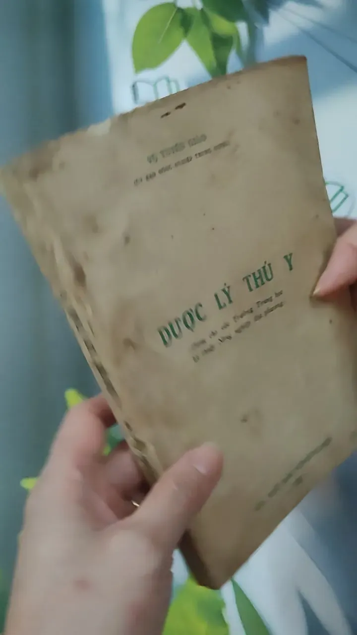 [MIỄN PHÍ BỌC SÁCH] [XƯA] Dược Lý Thú Y (1977) - Vụ Tuyên Giáo 780837