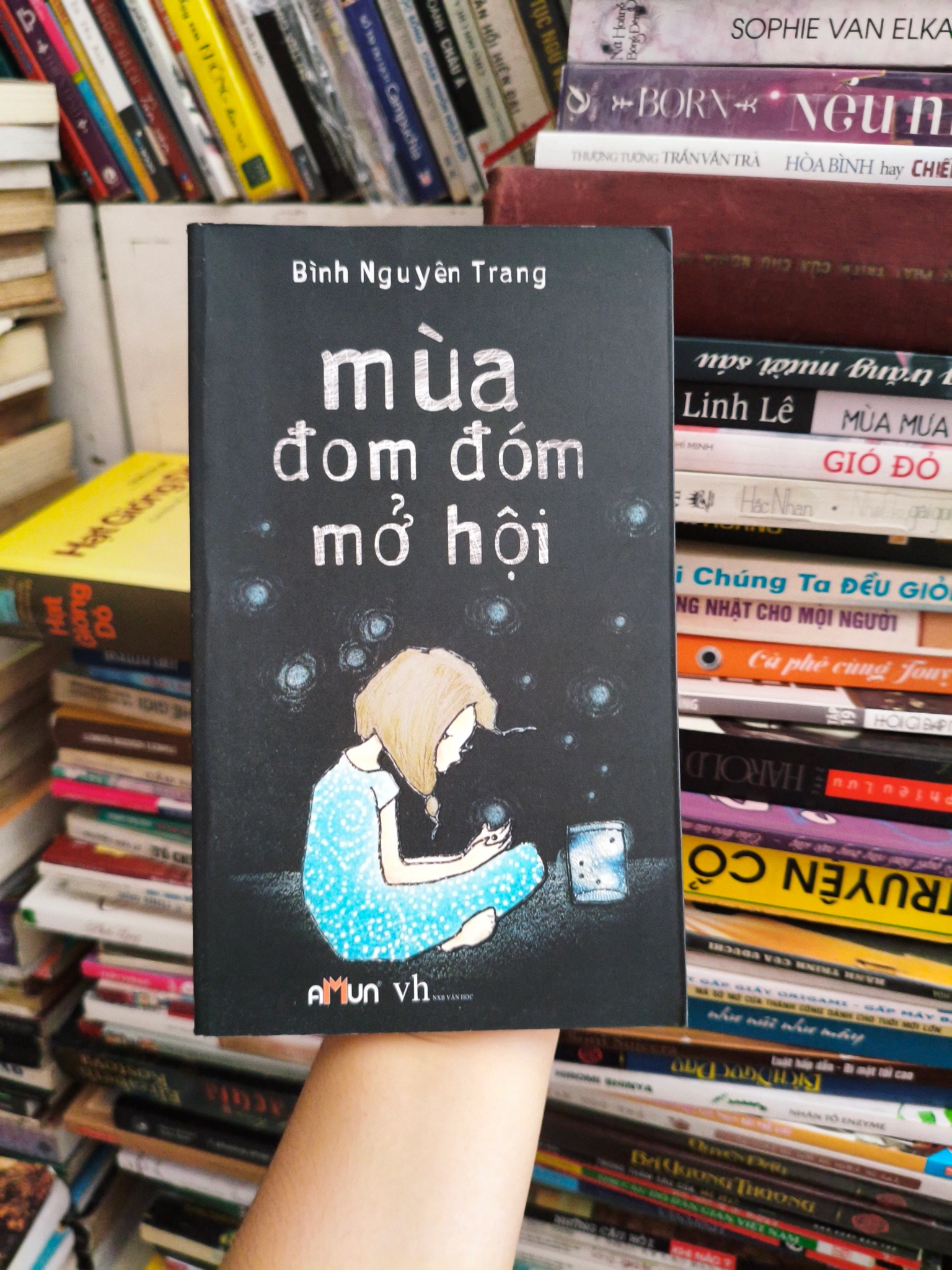 Mùa đom đóm mở hội 🌱 by  - Sách Book Cover - Ngọc Hiển Books