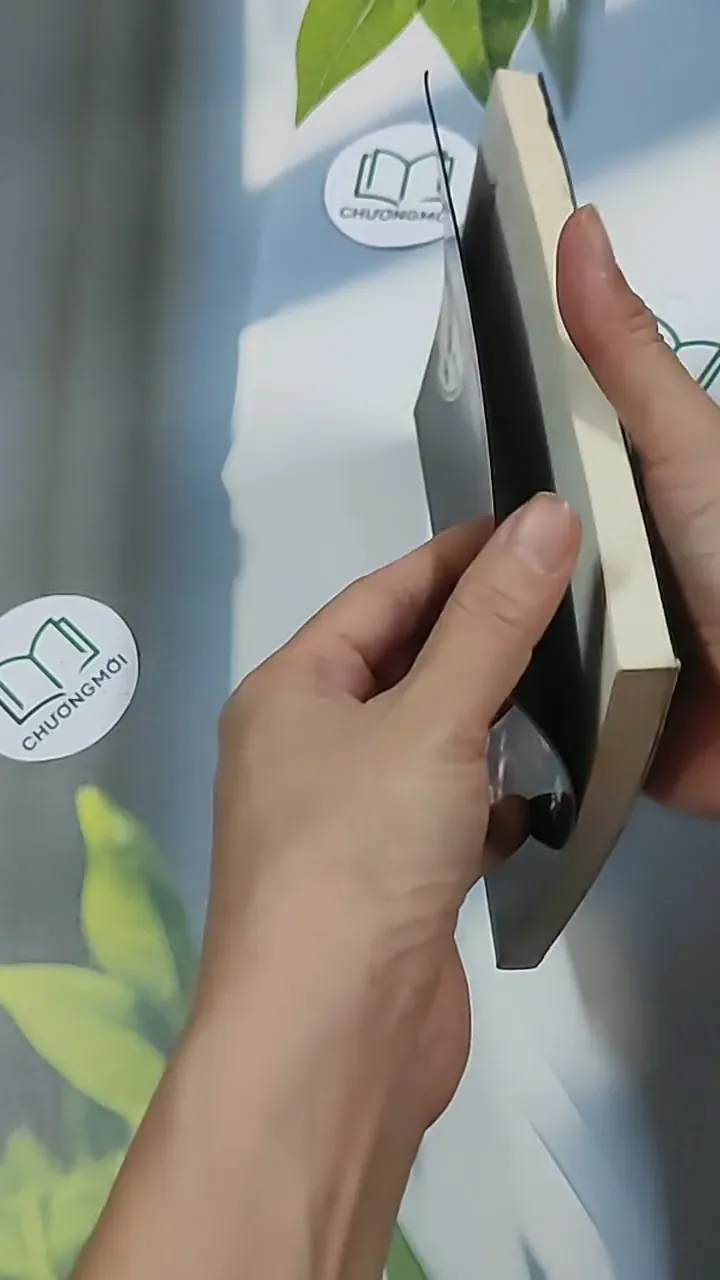 Son môi trong bóng tối - Charlotte Marin 698569