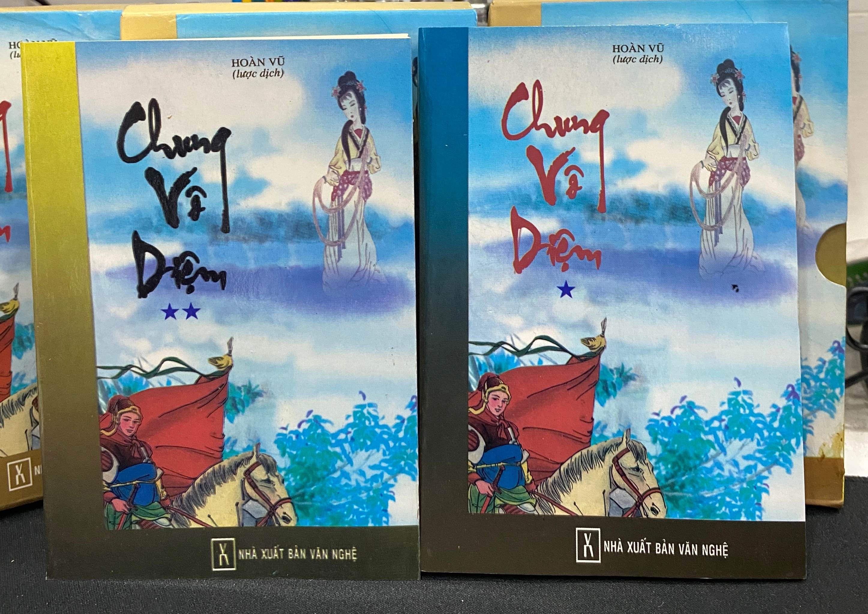 trọn bộ truyện Chung Vô Diệm (box 2 tập) by  - Sách Book Cover - Ngọc Hiển Books