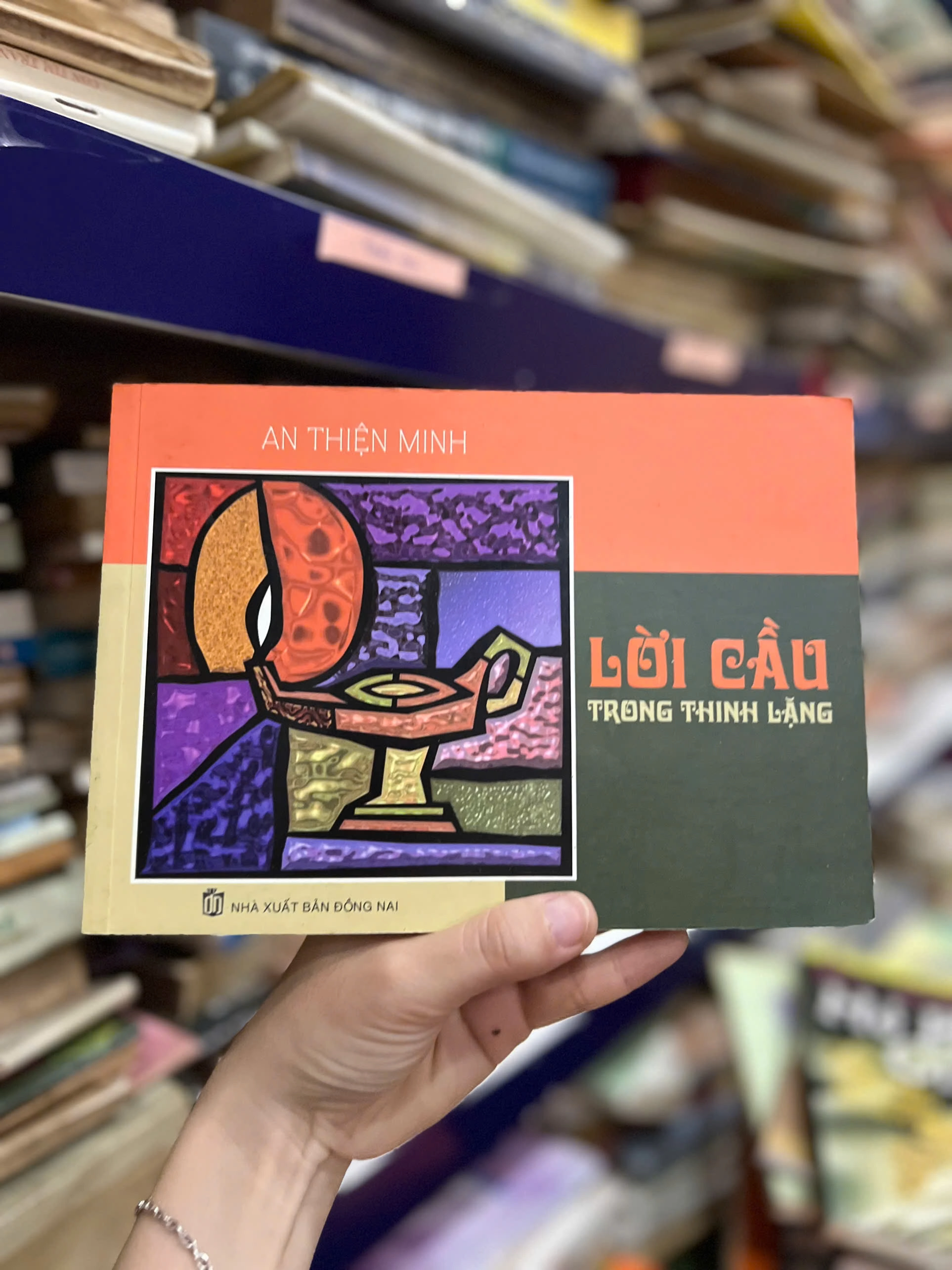 LỜI CẦU TRONG THINH LẶNG by An Thiện Minh - Sách Book Cover - Ngọc Hiển Books