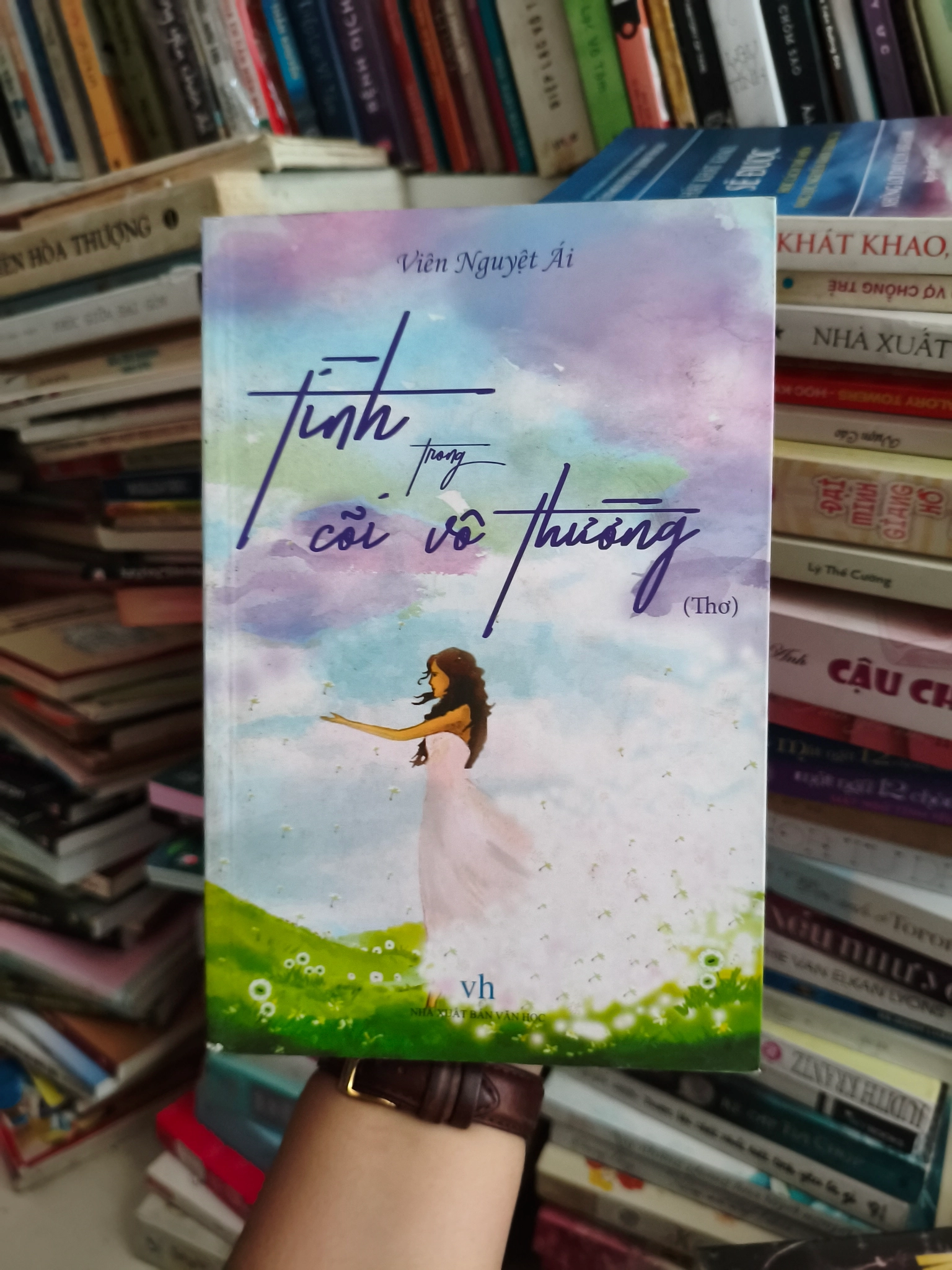 Tình trong cõi vô thường, Viên Nguyệt Ái, có chữ kí 🌱 by  - Sách Book Cover - Ngọc Hiển Books