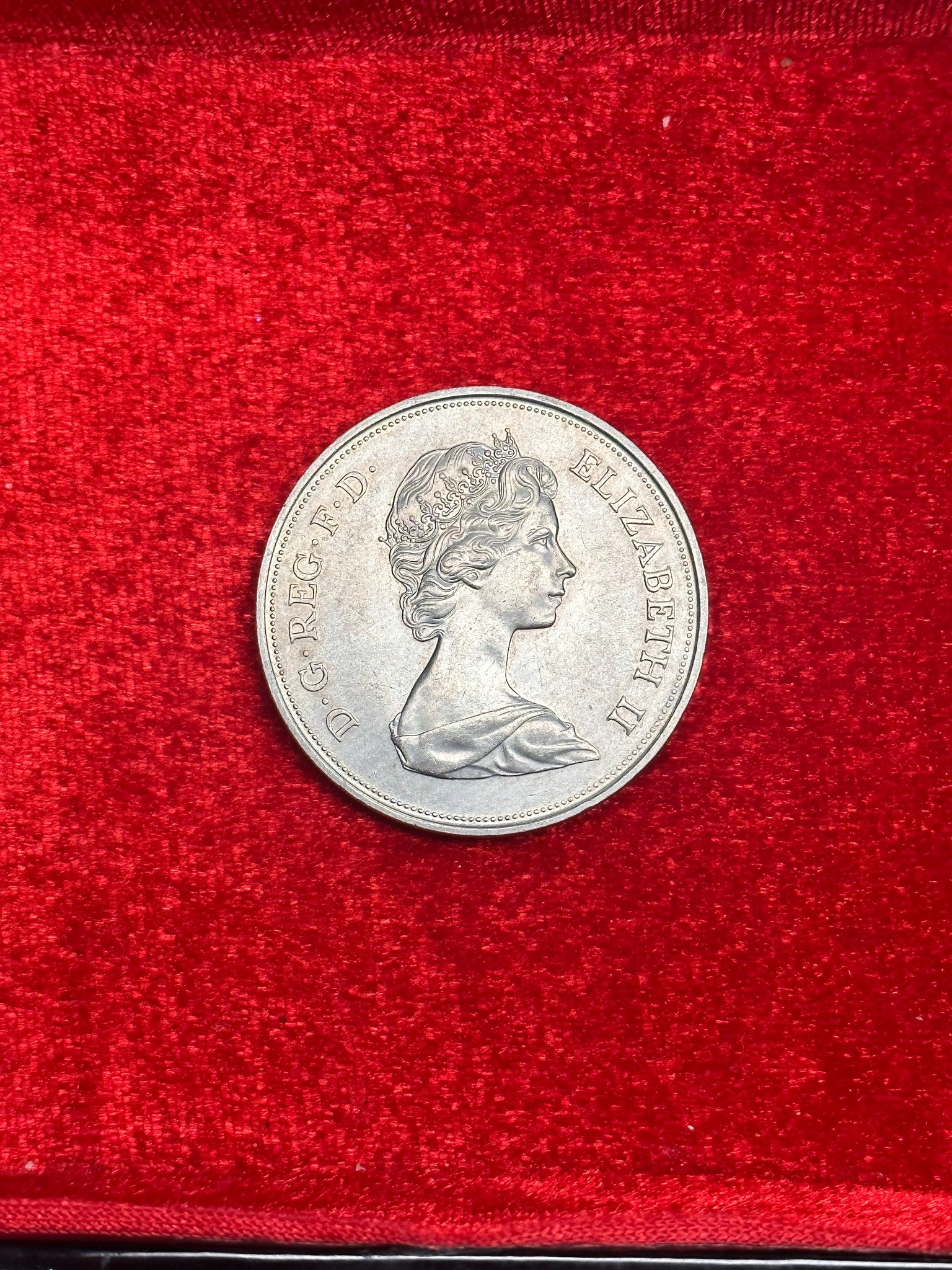 XU KỶ NIỆM 25 NĂM ĐÁM CƯỚI NỮ HOÀNG ELIZABETH II VÀ VƯƠNG TẾ PHILIP 1947 - 1972 by  - Sách Book Cover - Ngọc Hiển Books