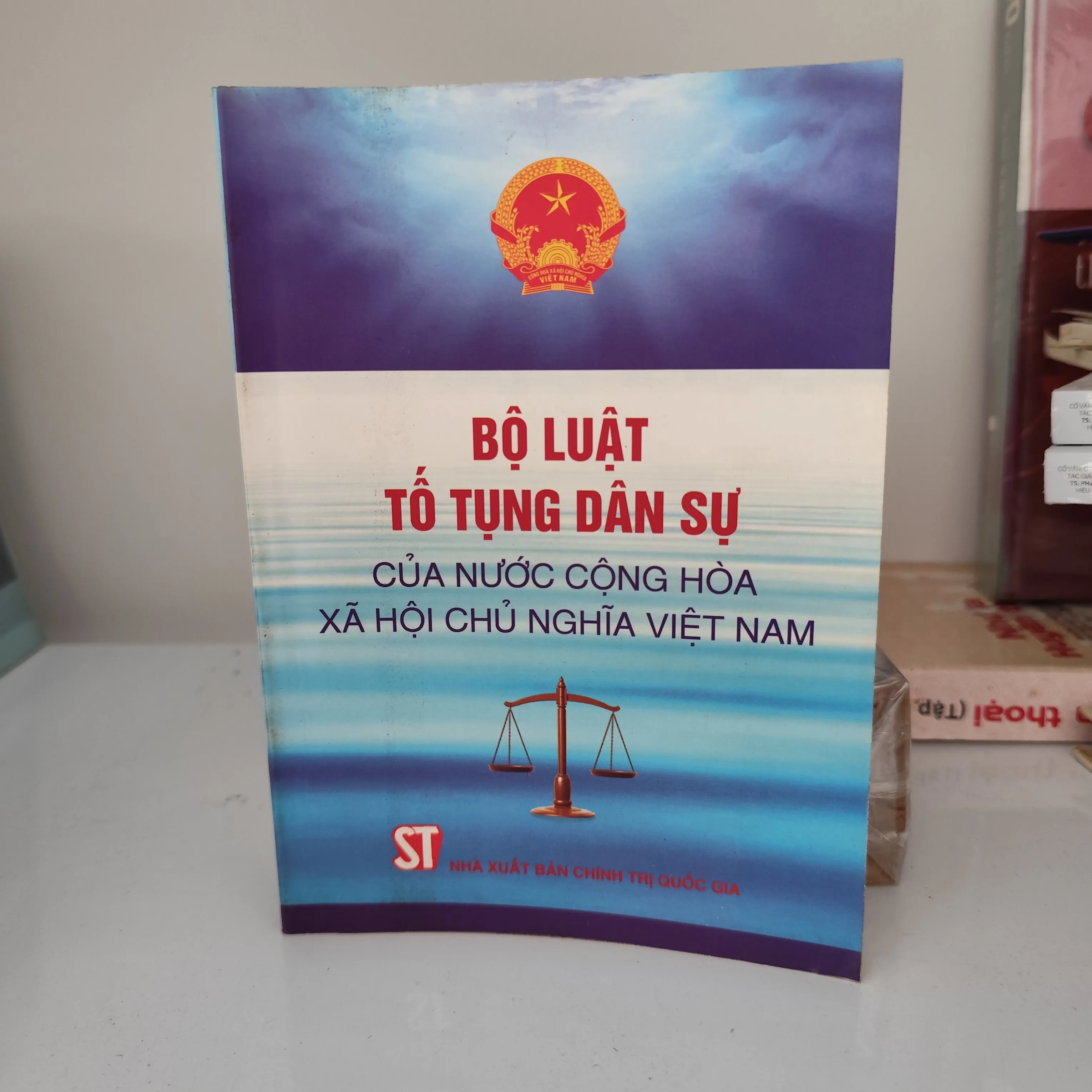Bộ luật tố tụng dân sự của Nước Cộng Hòa xã hội Chủ nghĩa Việt Nam by  - Sách Book Cover - Ngọc Hiển Books