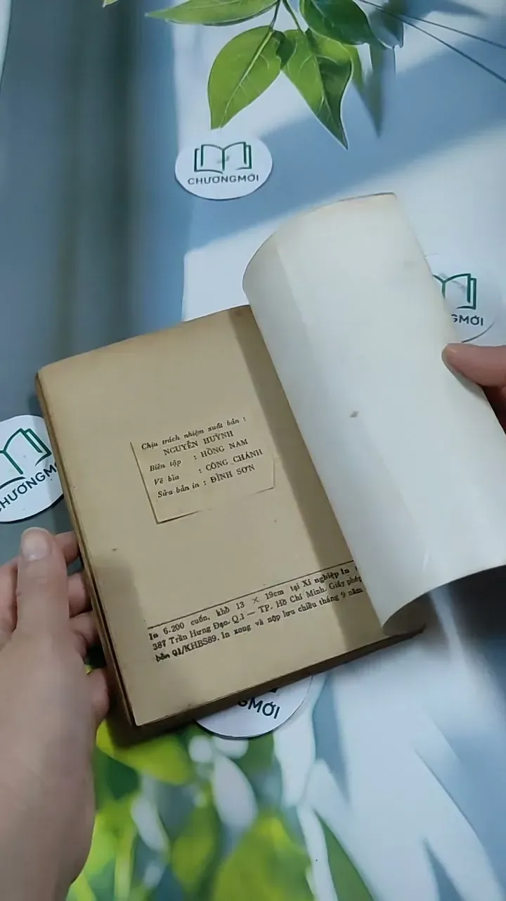 Người Vào Khách Sạn Hoàng Gia - Nguyễn Thiện Thuật 713874