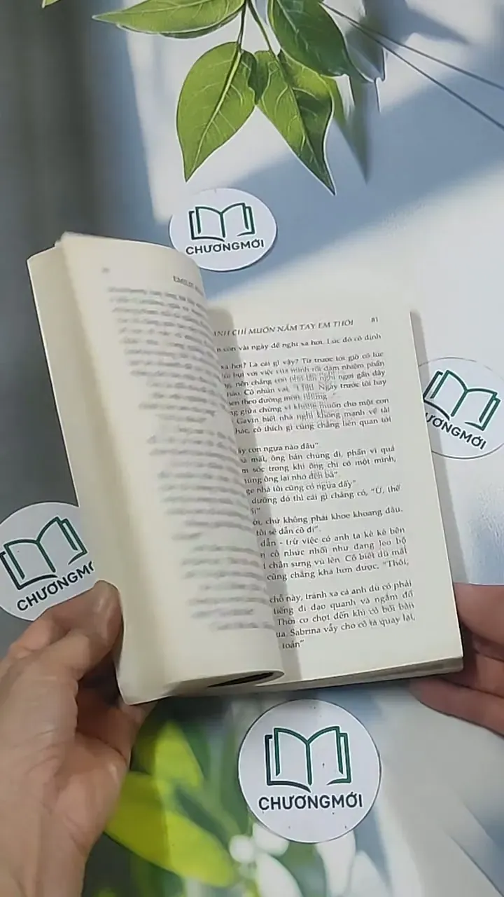 Anh chỉ muốn nắm tay em thôi - Emily Rose 694967