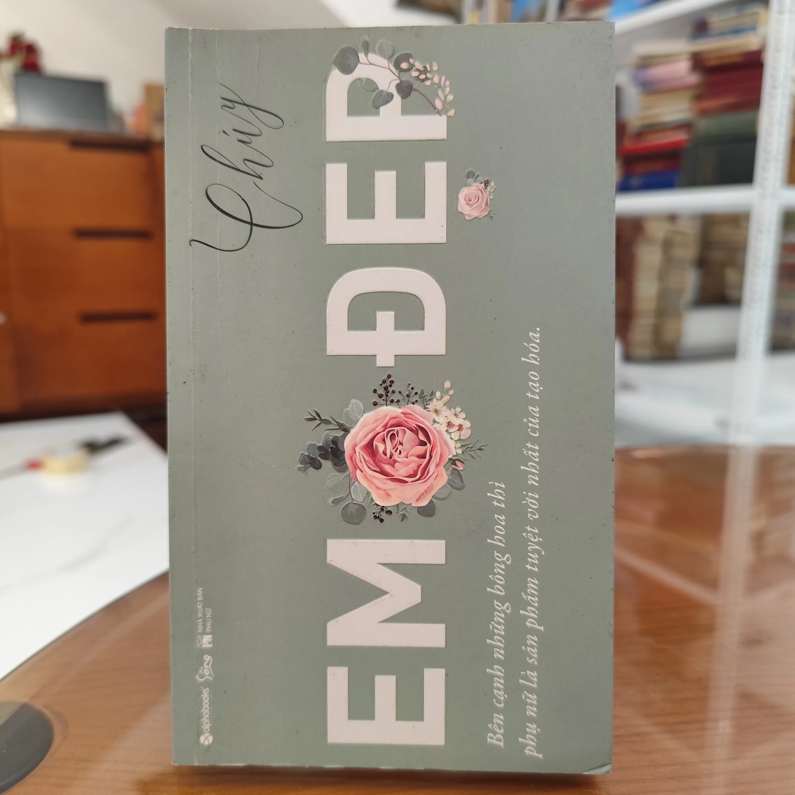 Chú ý em đẹp by  - Sách Book Cover - Ngọc Hiển Books