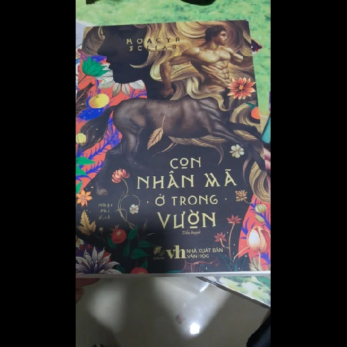 Con nhân mã ở trong vườn