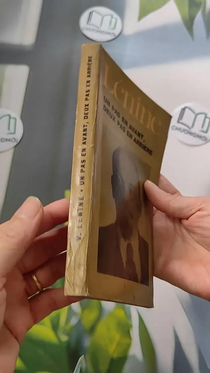 [MIỄN PHÍ BỌC SÁCH] [XƯA] Un pas en avant, deux pas en arrière (1970) - V. Lénine 754452