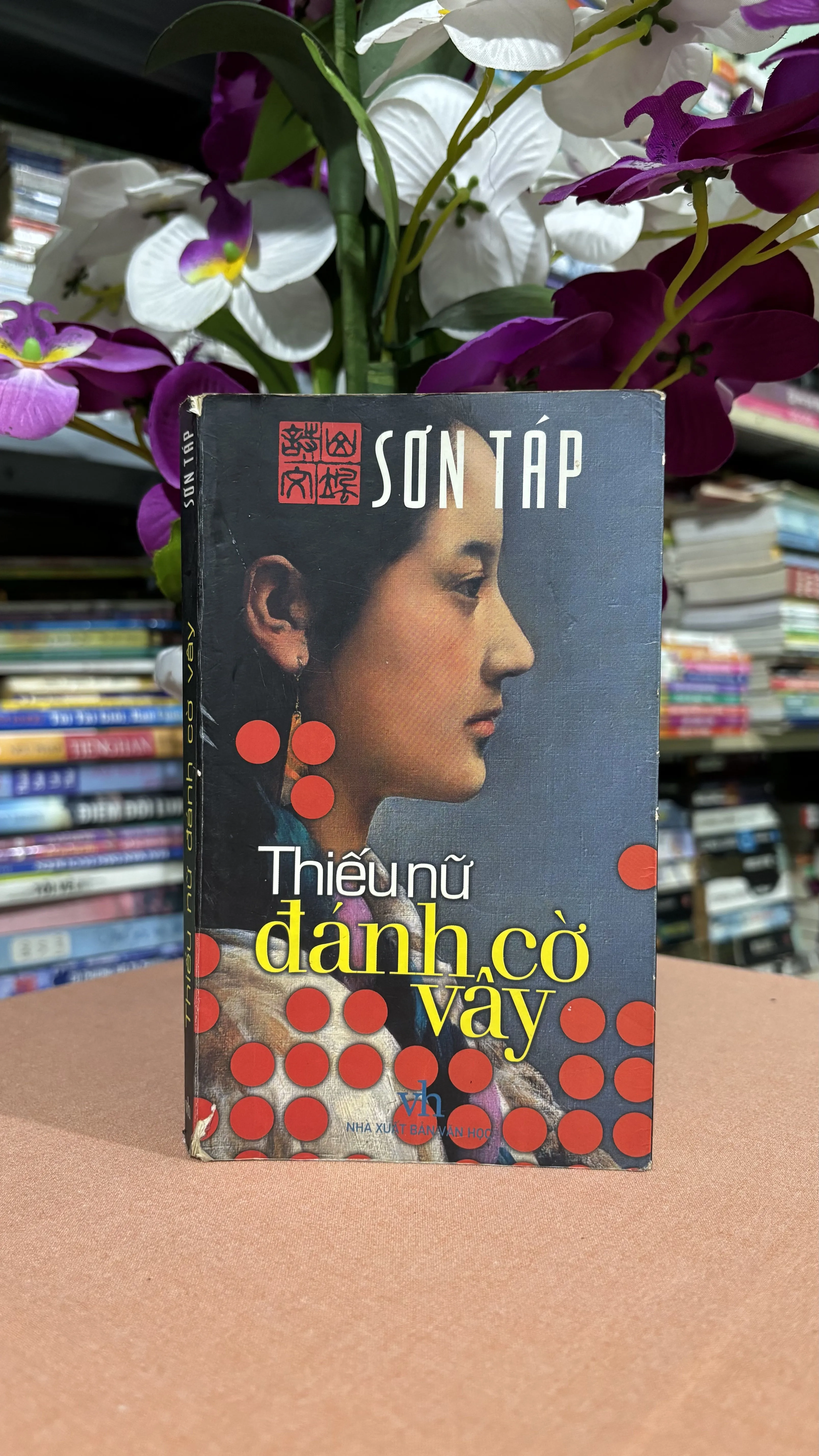 Thiếu nữ đánh cờ vây 🌊 by  - Sách Book Cover - Ngọc Hiển Books