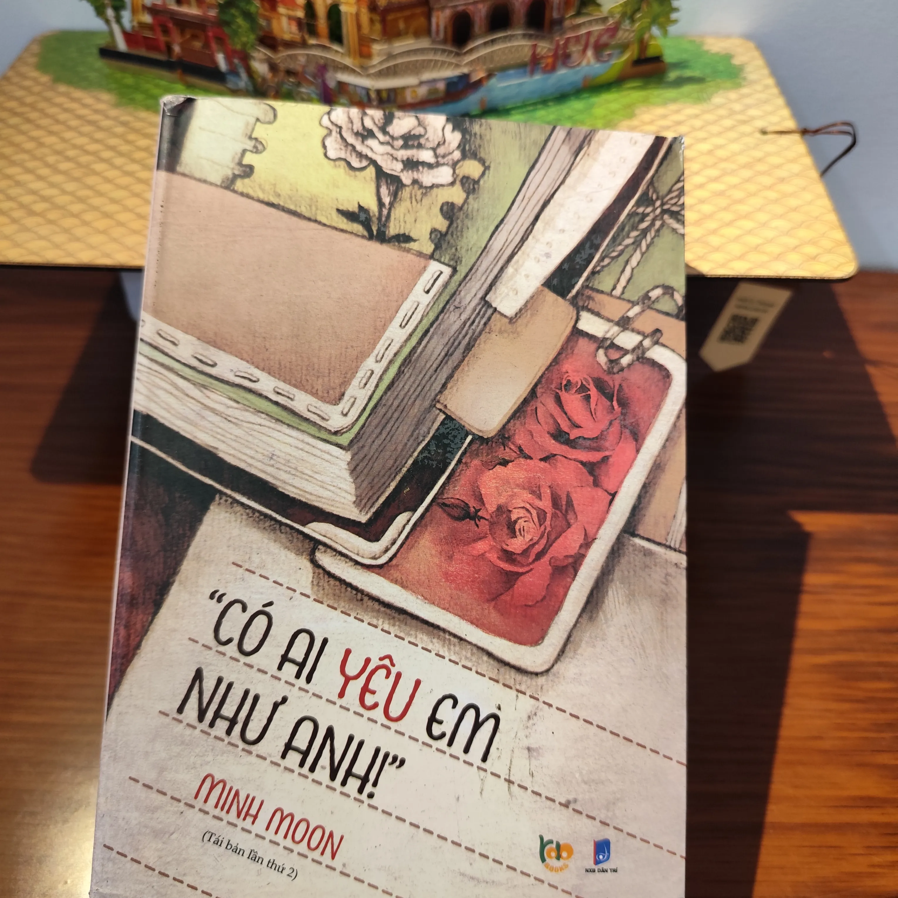 Có ai yêu em như anh- Minh Moon by  - Sách Book Cover - Ngọc Hiển Books