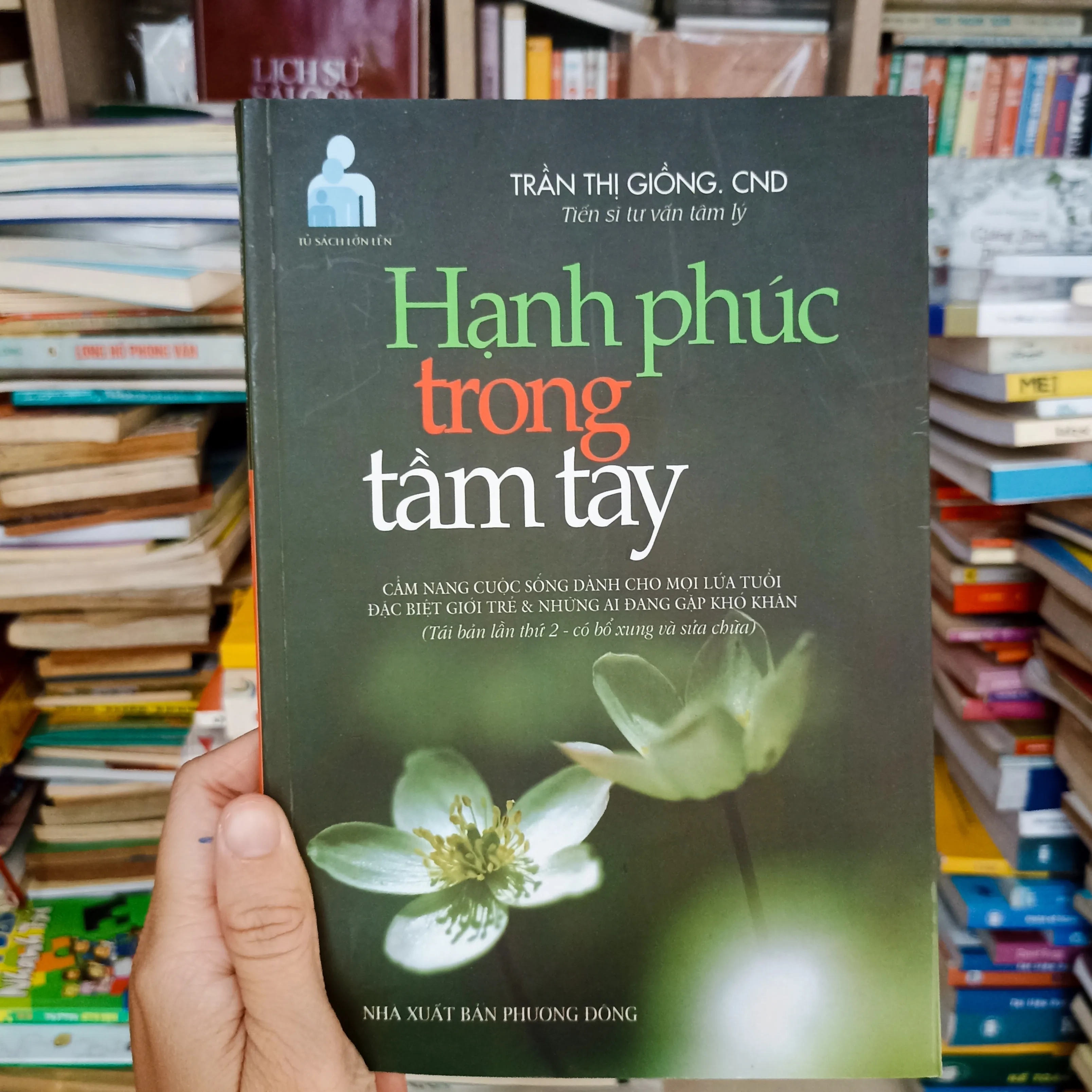 Hạnh Phúc Trong Tầm tay by  - Sách Book Cover - Ngọc Hiển Books