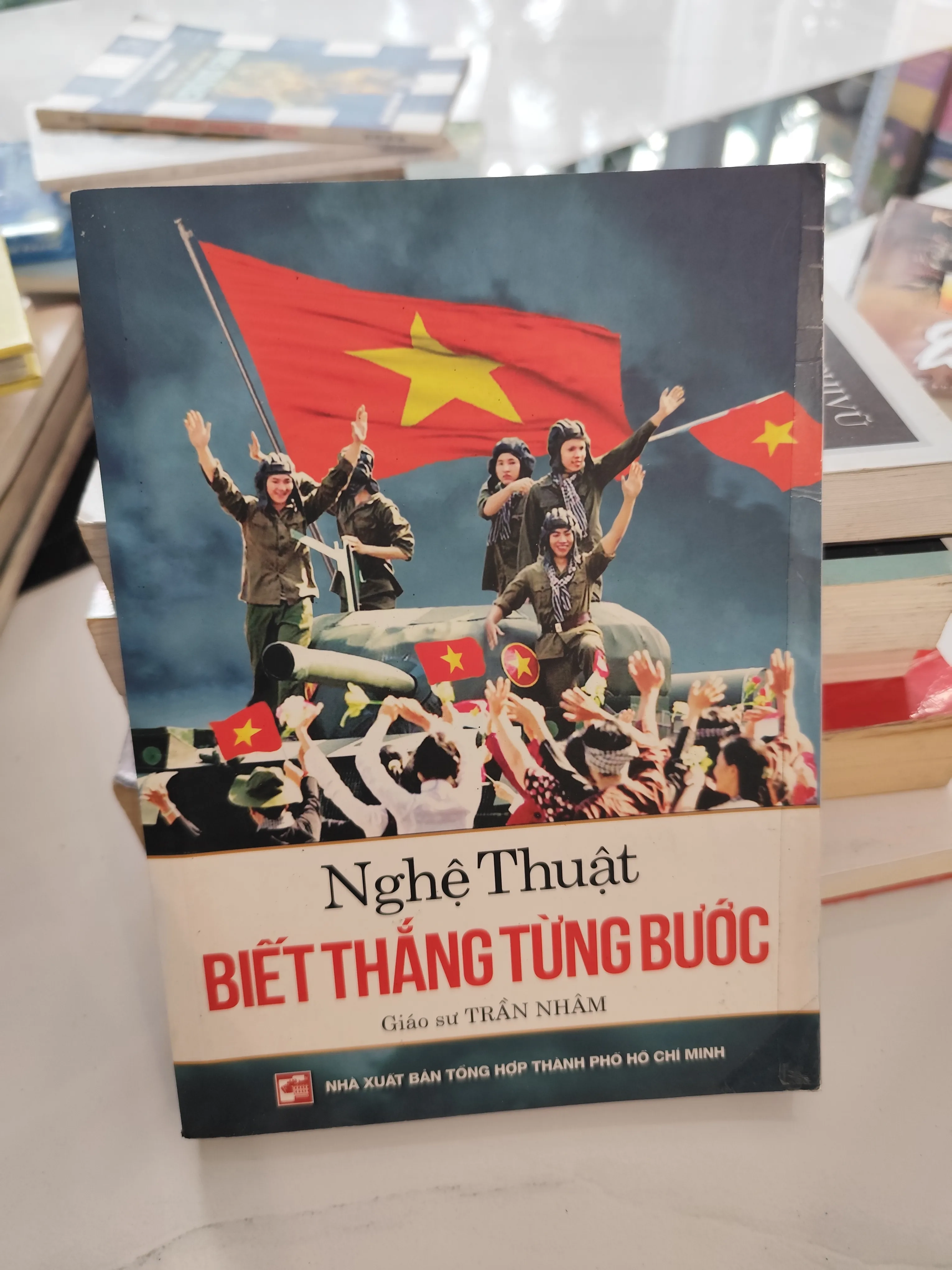 Nghệ thuật chiến thắng từng bước- giáo sư Trần Nhâm by  - Sách Book Cover - Ngọc Hiển Books