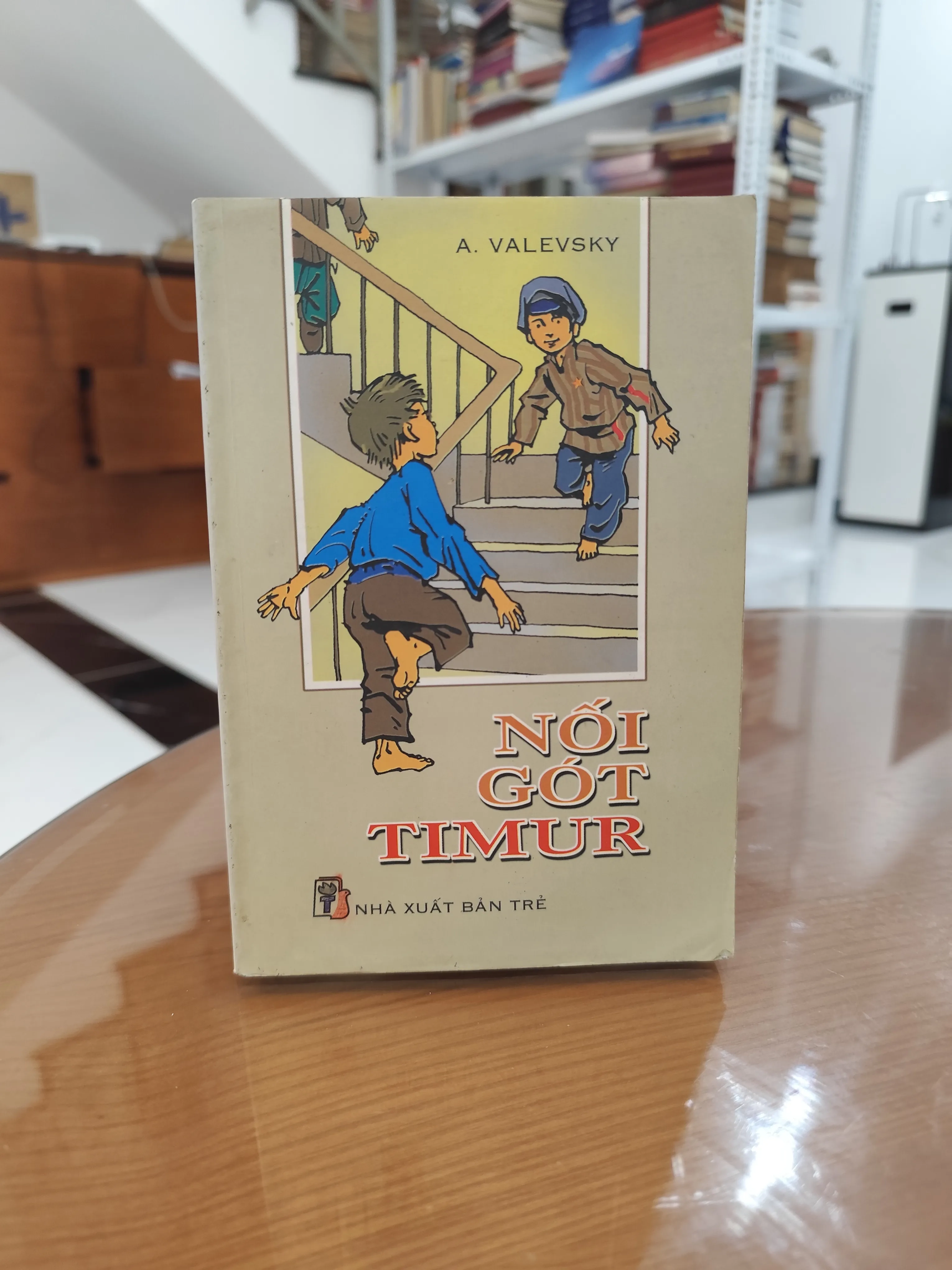 Nối gót Timur by  - Sách Book Cover - Ngọc Hiển Books