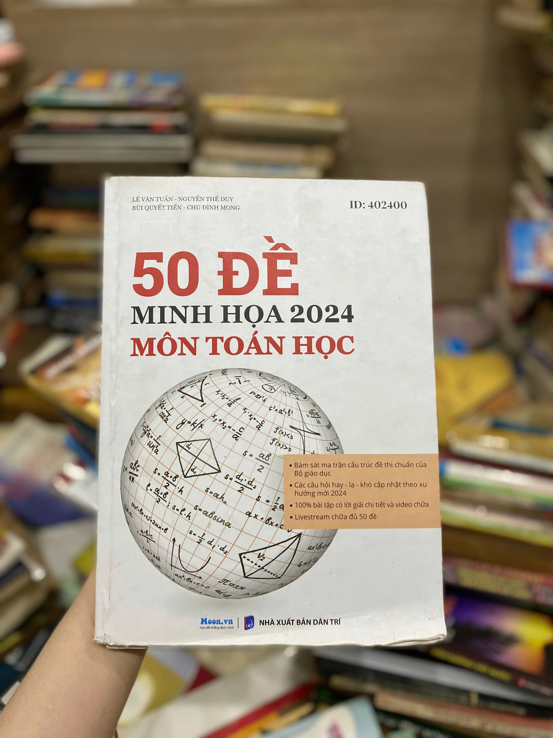 50 Đề minh hoạ 2024 môn Toán học by  - Sách Book Cover - Ngọc Hiển Books
