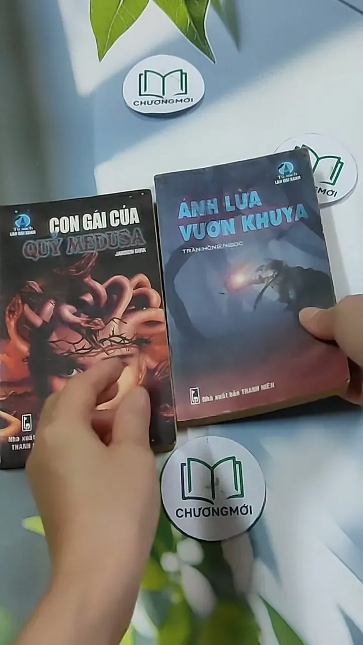 Combo Truyện: Ánh Lửa Vườn Khuya, Con Gái Của Quỷ Medusa 703129