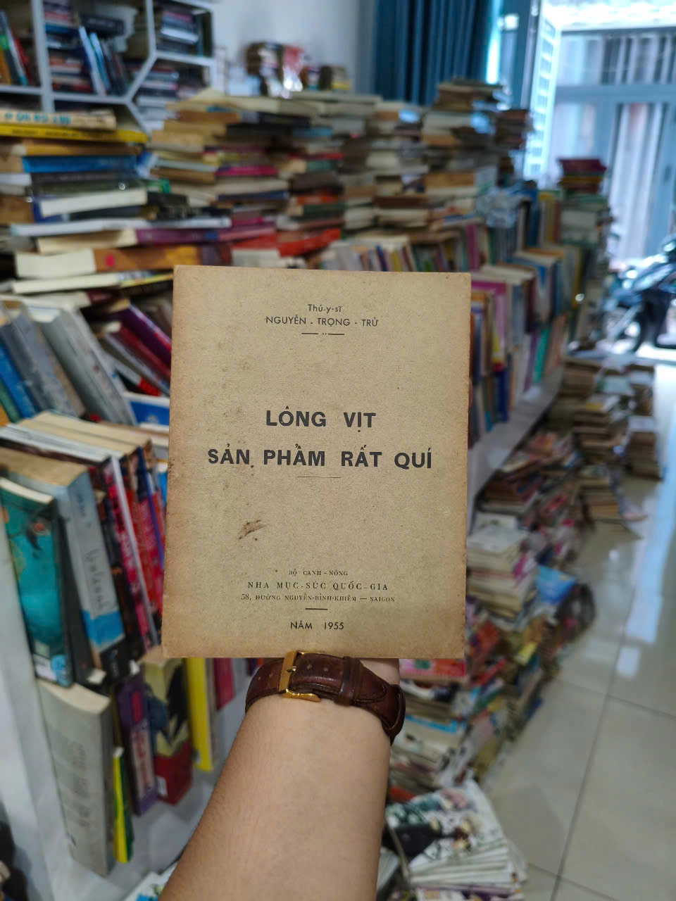 Lông Vịt Sản Phẩm Rất Quí - 1955 by  - Sách Book Cover - Ngọc Hiển Books