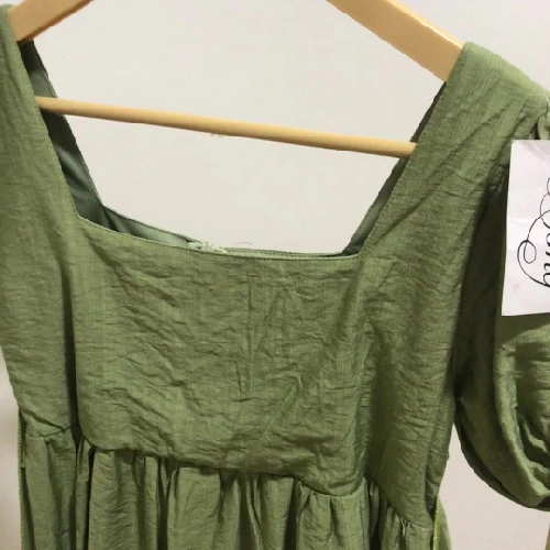 Áo baby doll xinh còn nguyên mác màu xanh lá cây 465888