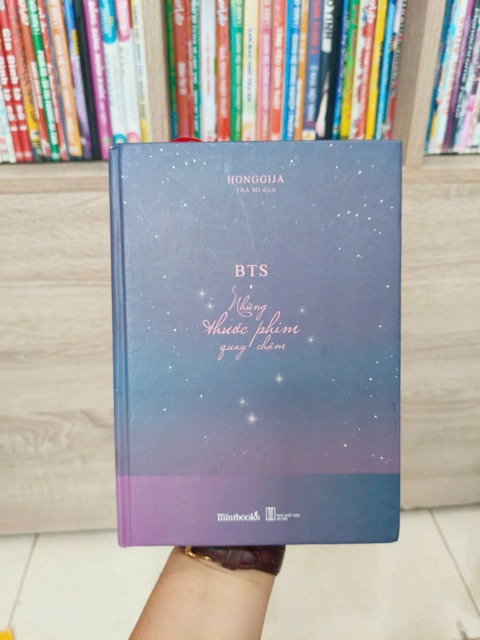 BTS - Những Thước Phim Quay Chậm by Không tìm thấy thông tin rõ ràng trên Tiki/Fahasa/Vinabook/Goodreads; nguồn bán hàng liệt kê cuốn sách tại Ngọc Hiển Book nhưng không nêu tên tác giả - Sách Book Cover - Ngọc Hiển Books