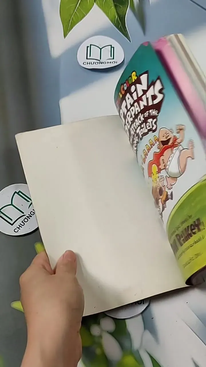 Captain Underpants and the Attack of the Talking Toilets - Dav Pilkey 703114