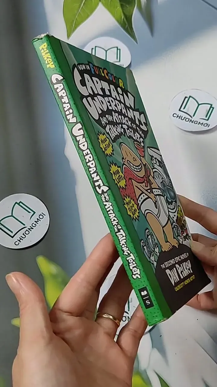 Captain Underpants and the Attack of the Talking Toilets - Dav Pilkey 703114