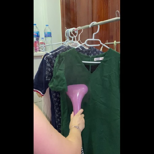 Bàn là hơi nước dạng đứng Lock & Lock 70