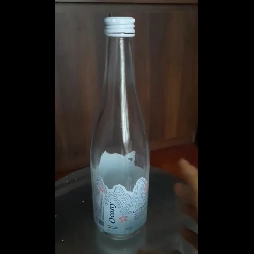 vỏ chai nước suối thủy tinh cao cấp với thiết kế sang trọng, lịch sự 1024368