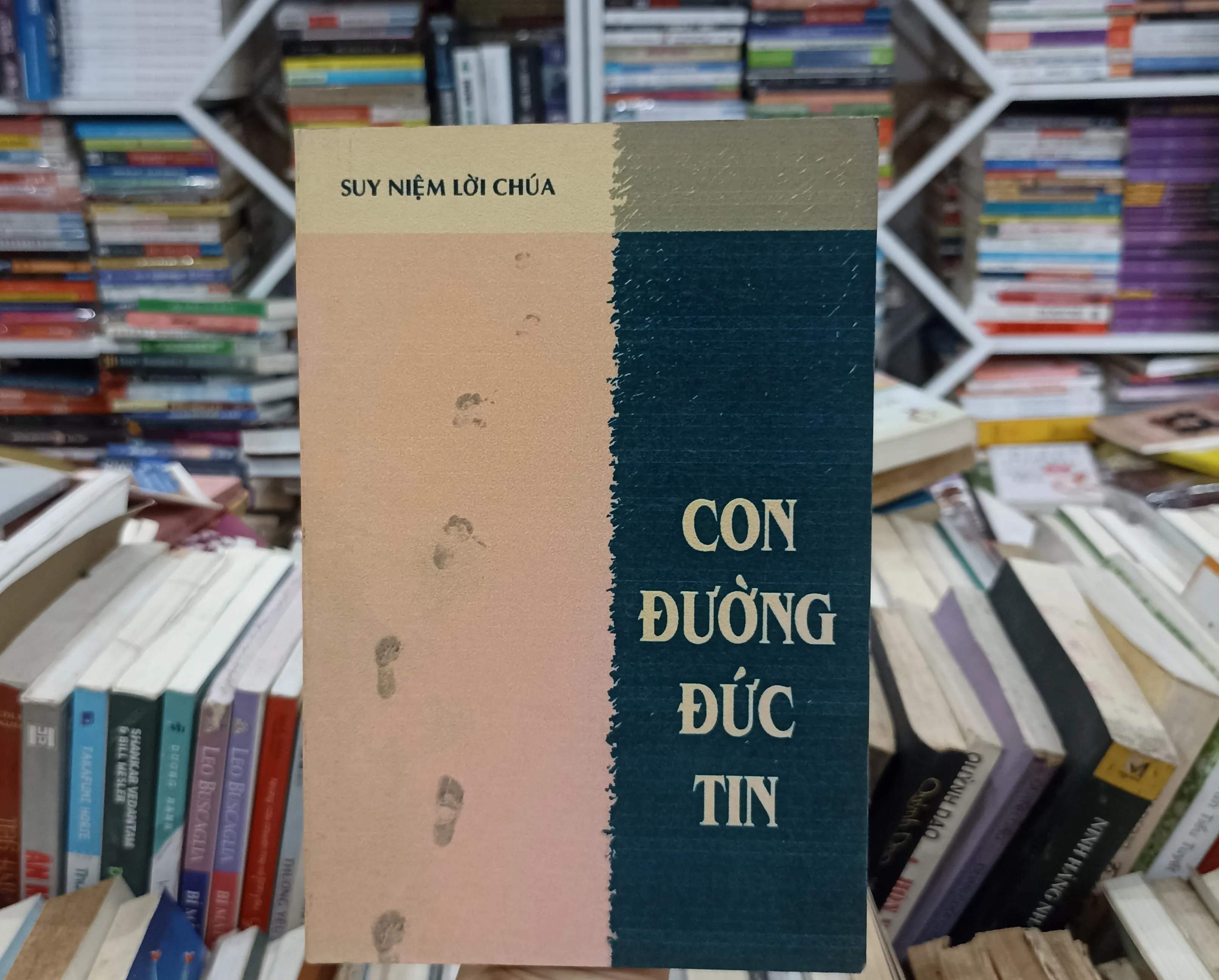 Con đường Đức Tin - Suy niệm lời Chúa 🌻 by  - Sách Book Cover - Ngọc Hiển Books