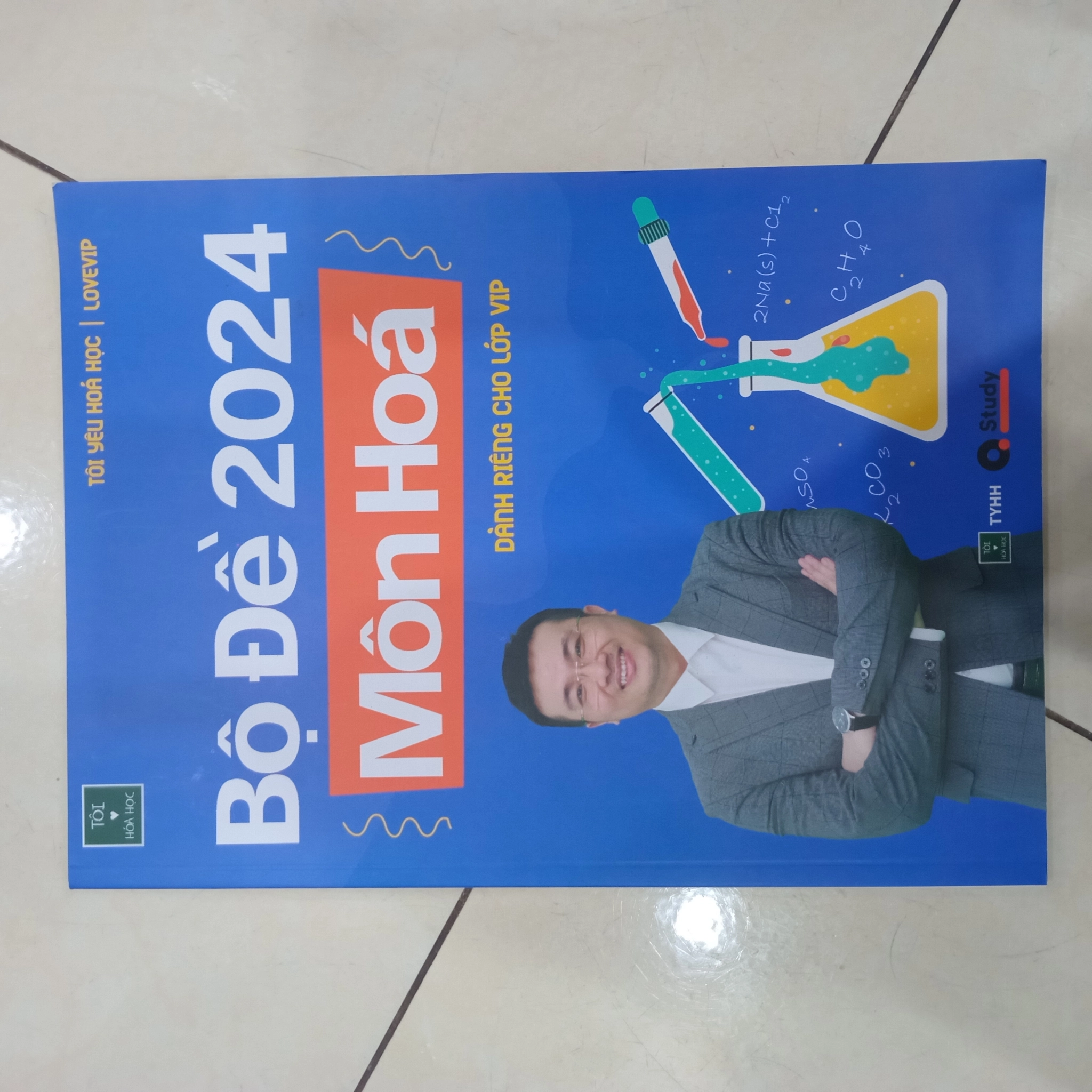 Bộ đề 2024 môn Hoá by  - Sách Book Cover - Ngọc Hiển Books