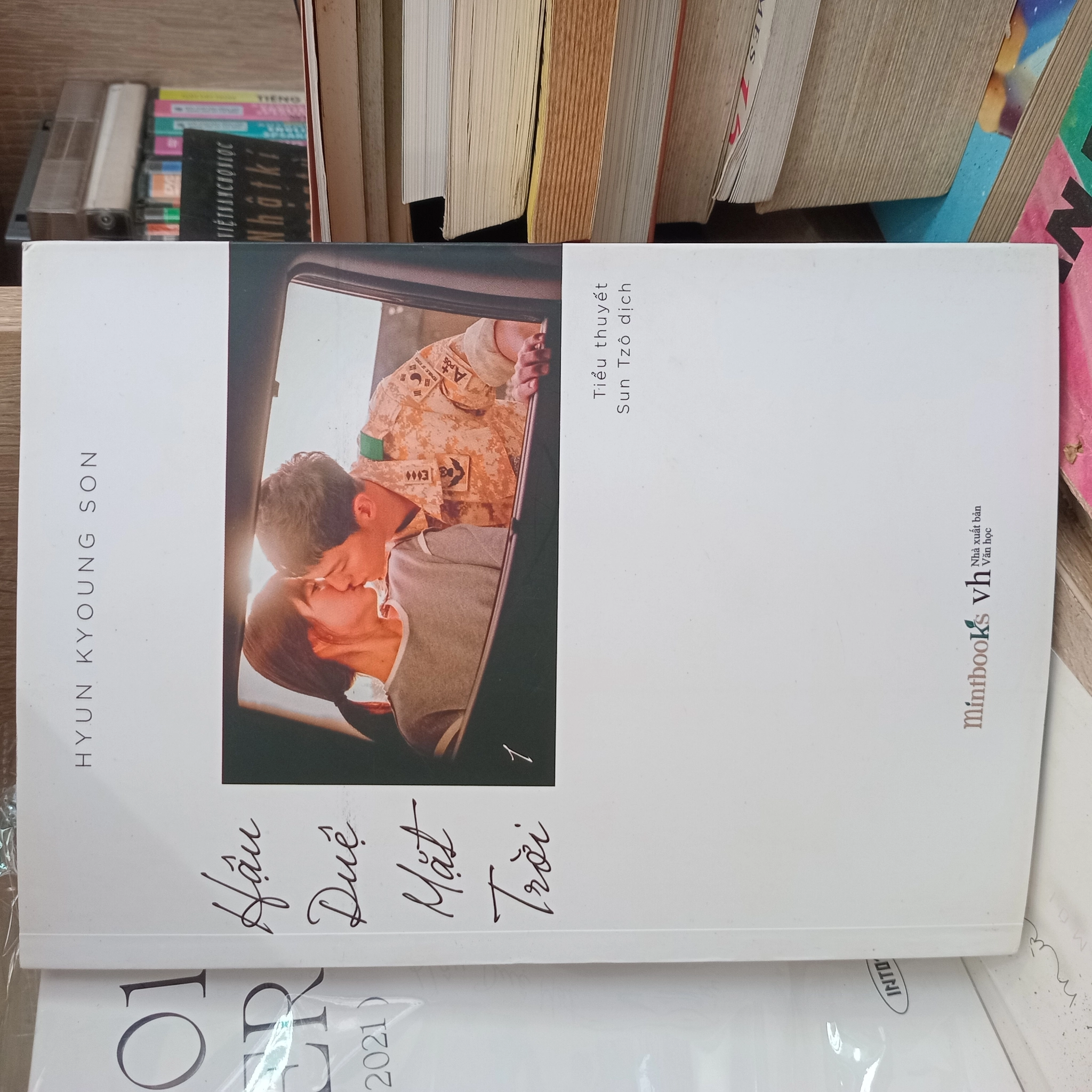 Hậu duệ mặt trời by  - Sách Book Cover - Ngọc Hiển Books