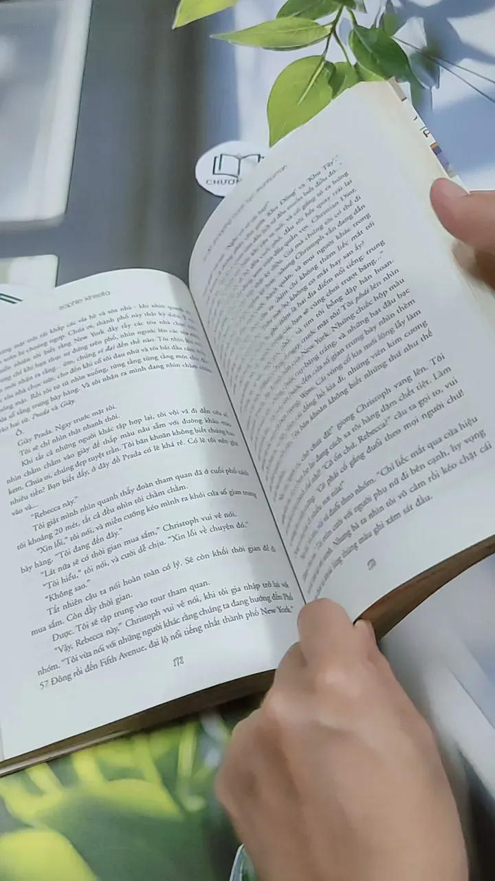 Tín Đồ Shopping Oanh Tạc Manhattan - Sophie Kinsella 744776