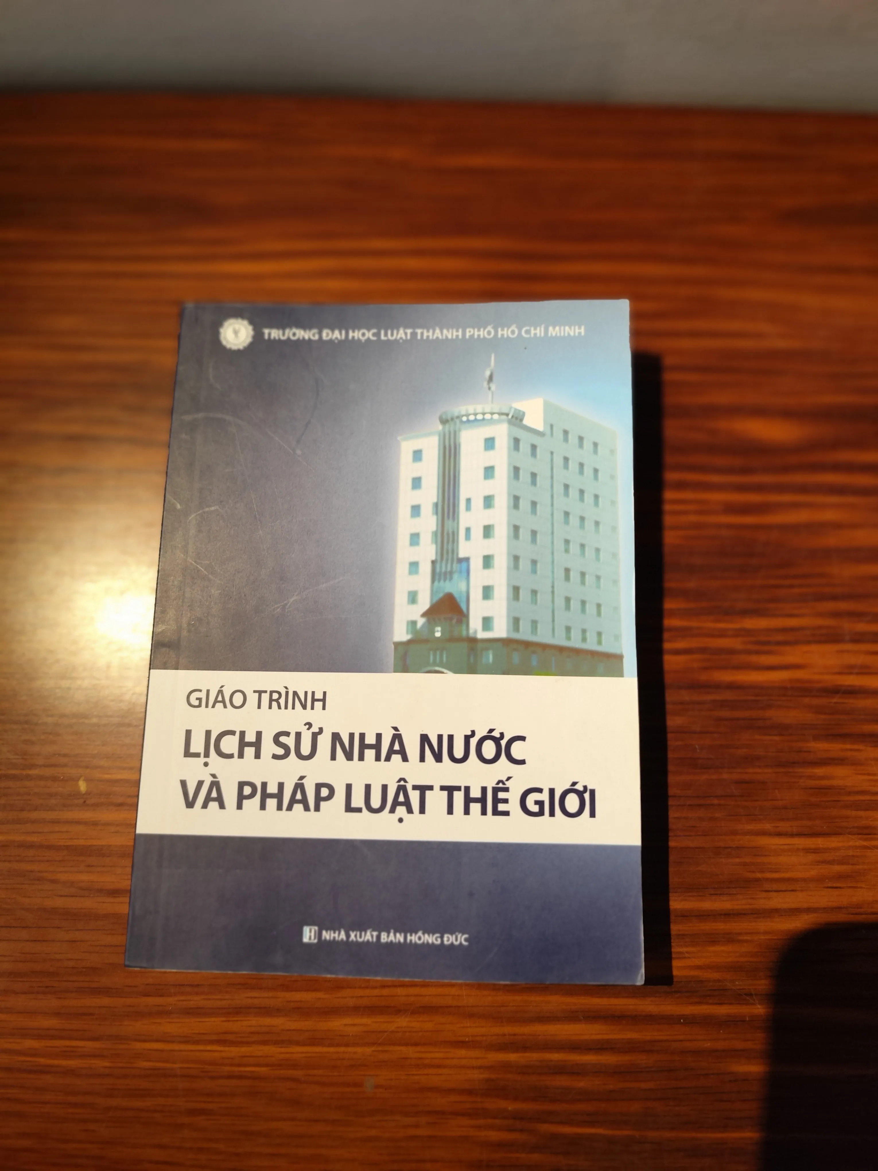 Giáo trình lịch sử nhà nước và pháp luật thế giới by  - Sách Book Cover - Ngọc Hiển Books