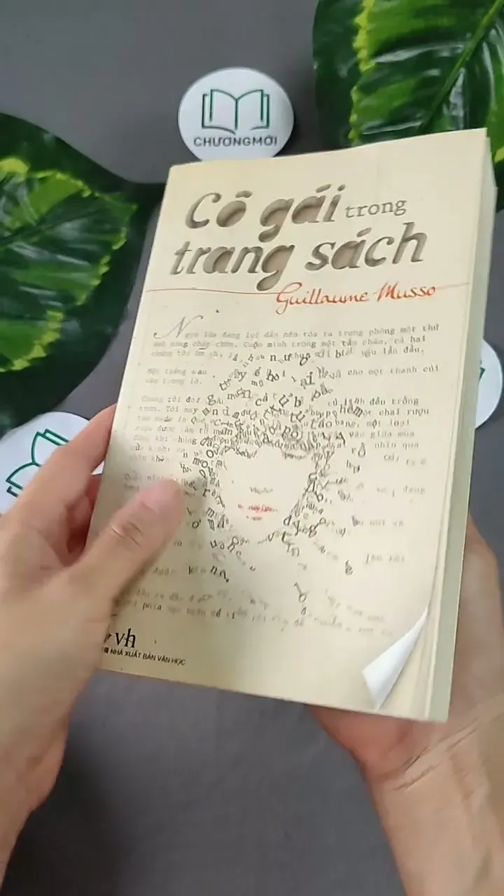 Cô Gái Trong Trang Sách - Guillaume Musso 604624