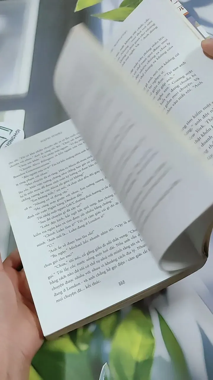 Tín Đồ Shopping Oanh Tạc Manhattan - Sophie Kinsella 744776