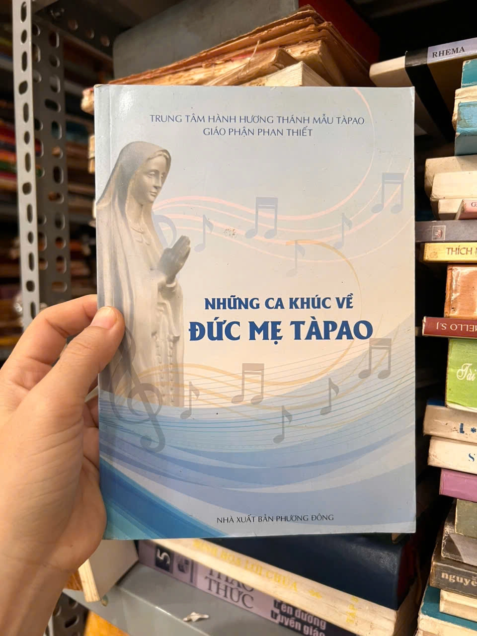 Những Ca Khúc Về Đức Mẹ TàPao by Không tìm thấy thông tin chính xác trên Tiki, Fahasa, Vinabook hoặc Goodreads - Sách Book Cover - Ngọc Hiển Books