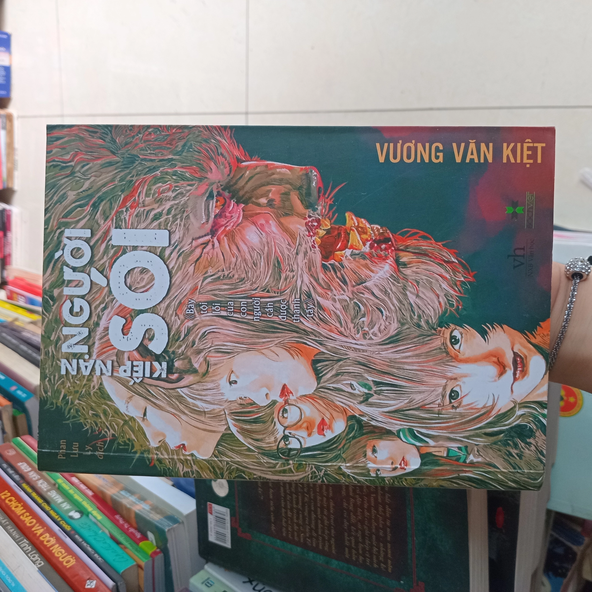 Người sói 📚 by  - Sách Book Cover - Ngọc Hiển Books