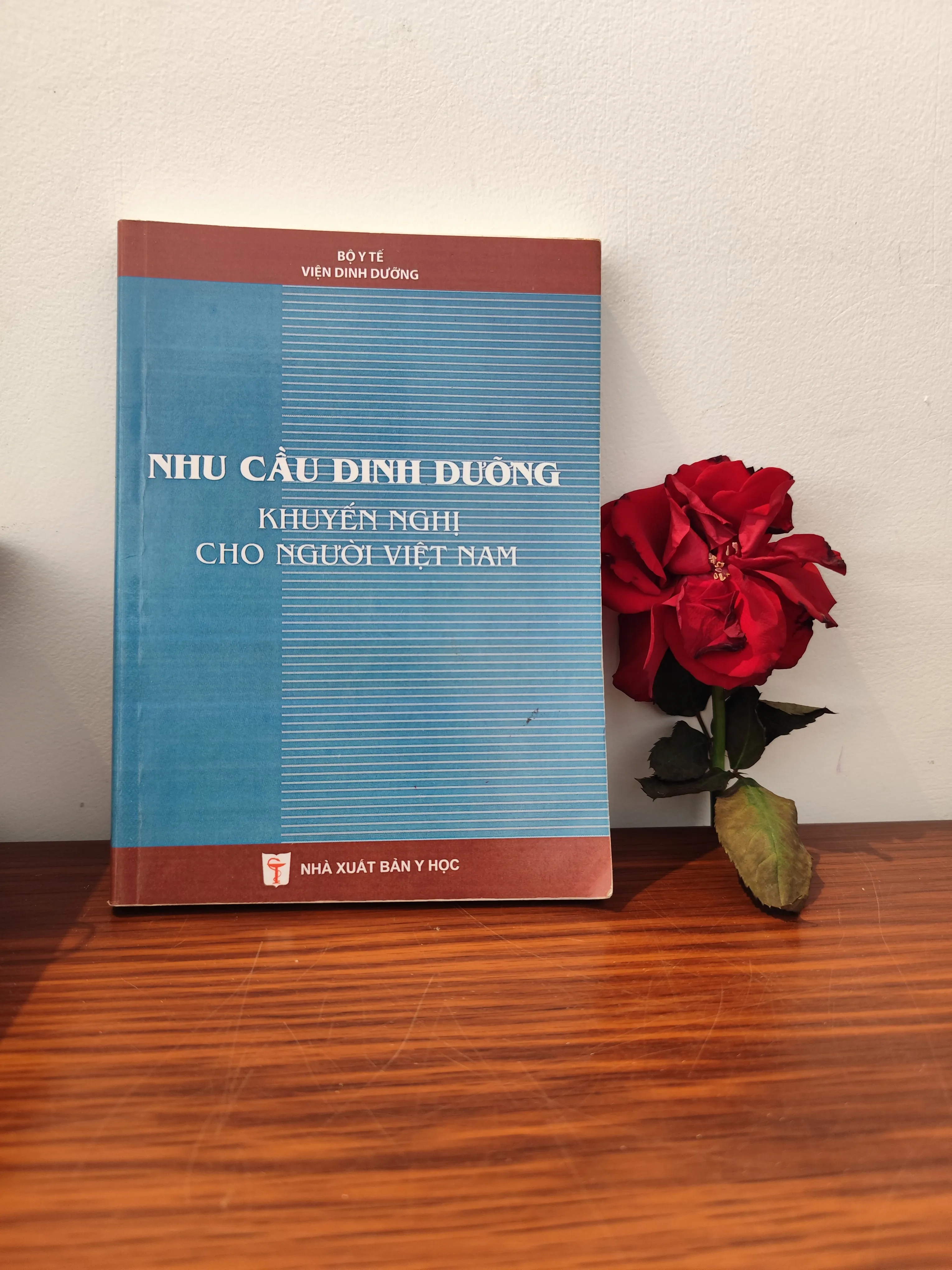 Nhu cầu dinh dưỡng khuyến nghị cho người Việt Nam by  - Sách Book Cover - Ngọc Hiển Books