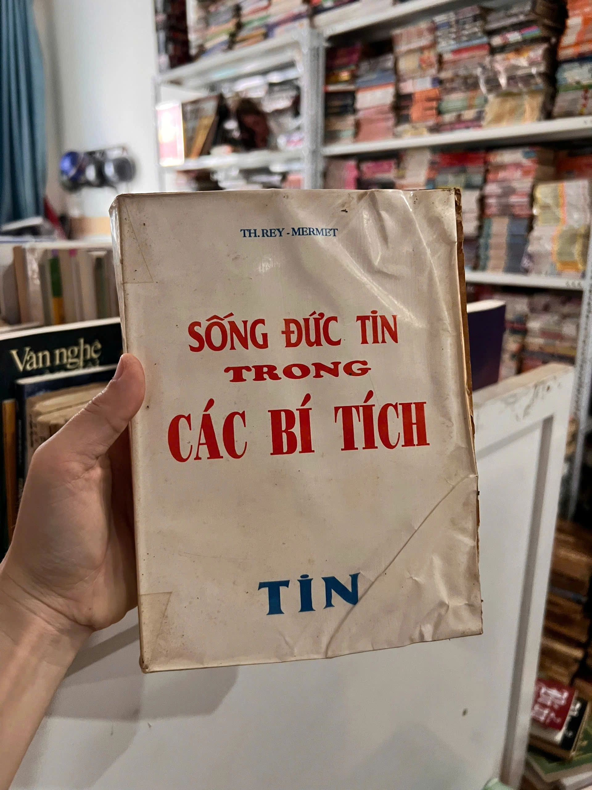 Sống Đức Tin Trong Các Bí Tích by  - Sách Book Cover - Ngọc Hiển Books