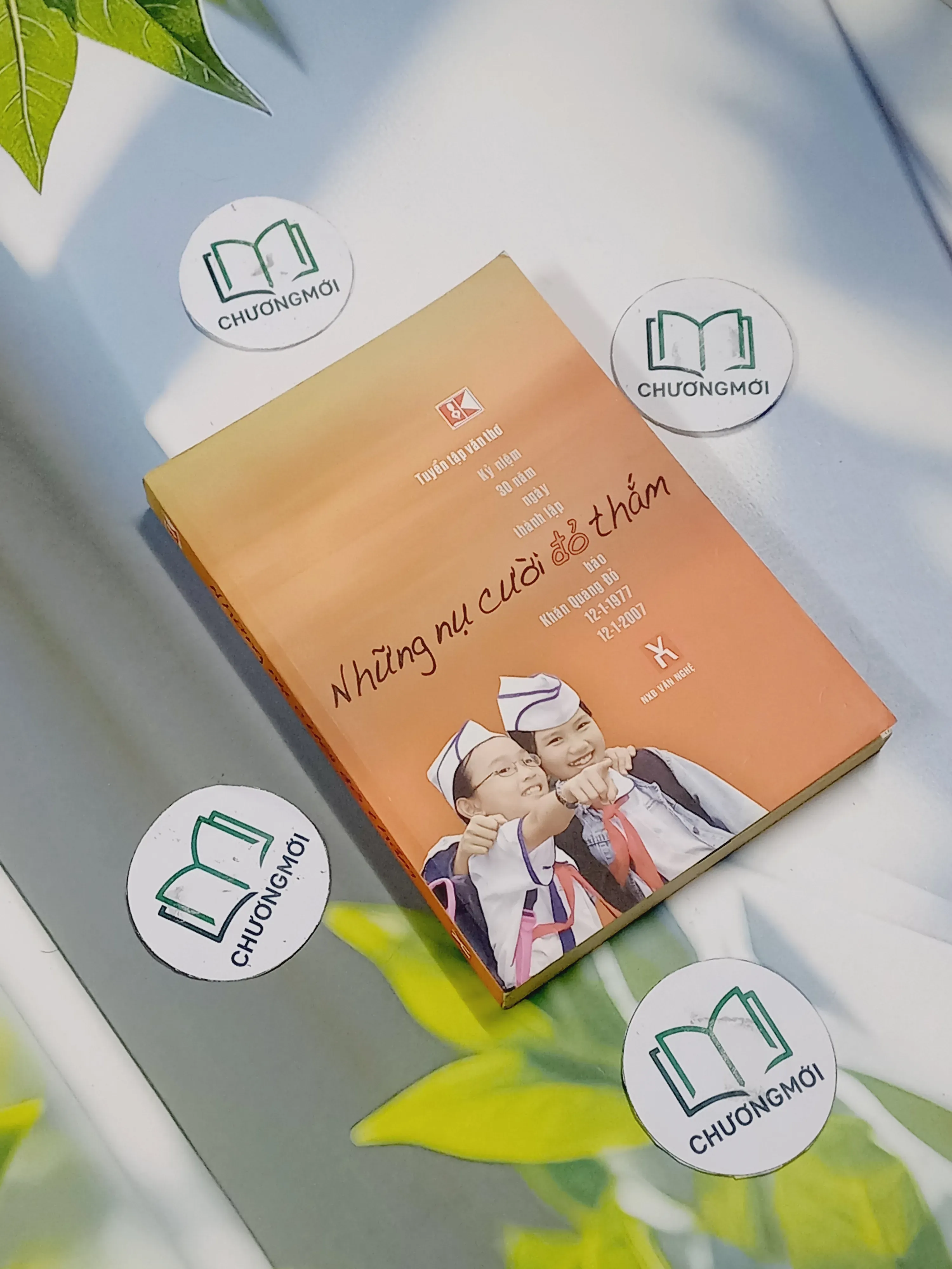 Tuyển Tập Thơ: Những Nụ Cười Đỏ Thắm (Kỷ Niệm 30 Năm Ngày Thành Lập Báo Khăn Quàng Đỏ)