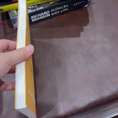 NHỮNG CÔ GÁI TRONG THÀNH PHỐ – Hạ Bất Lục - K4