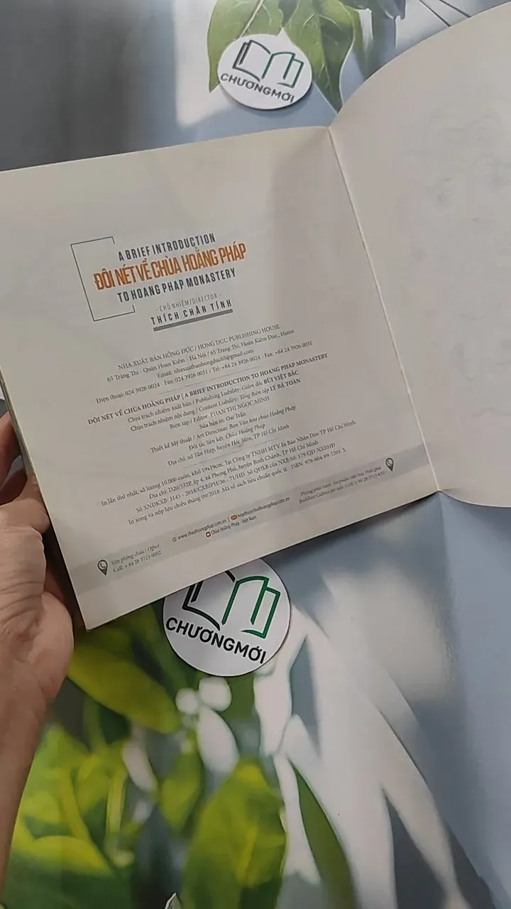 Đôi Nét Về Chùa Hoằng Pháp - Song Ngữ - Thích Chân Tính 775957