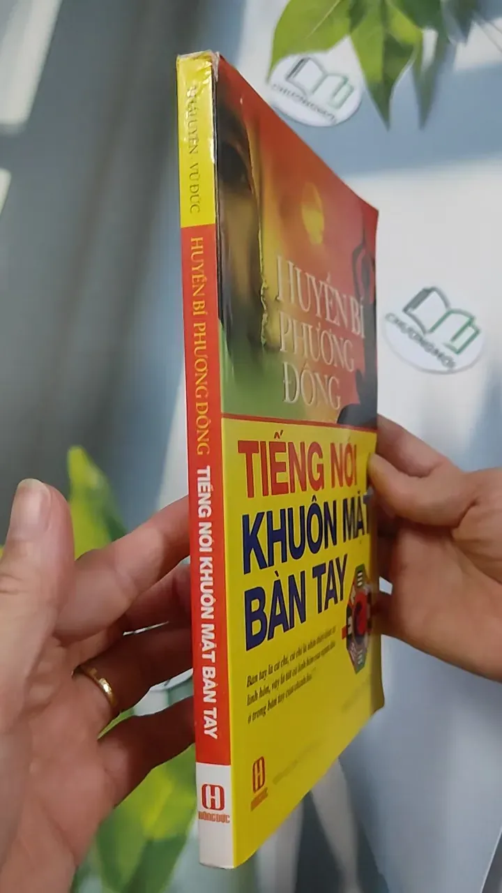 Huyền Bí Phương Đông Tiếng Nói Khuôn Mặt Bàn Tay - Thái Uyên & Vũ Đức 776123