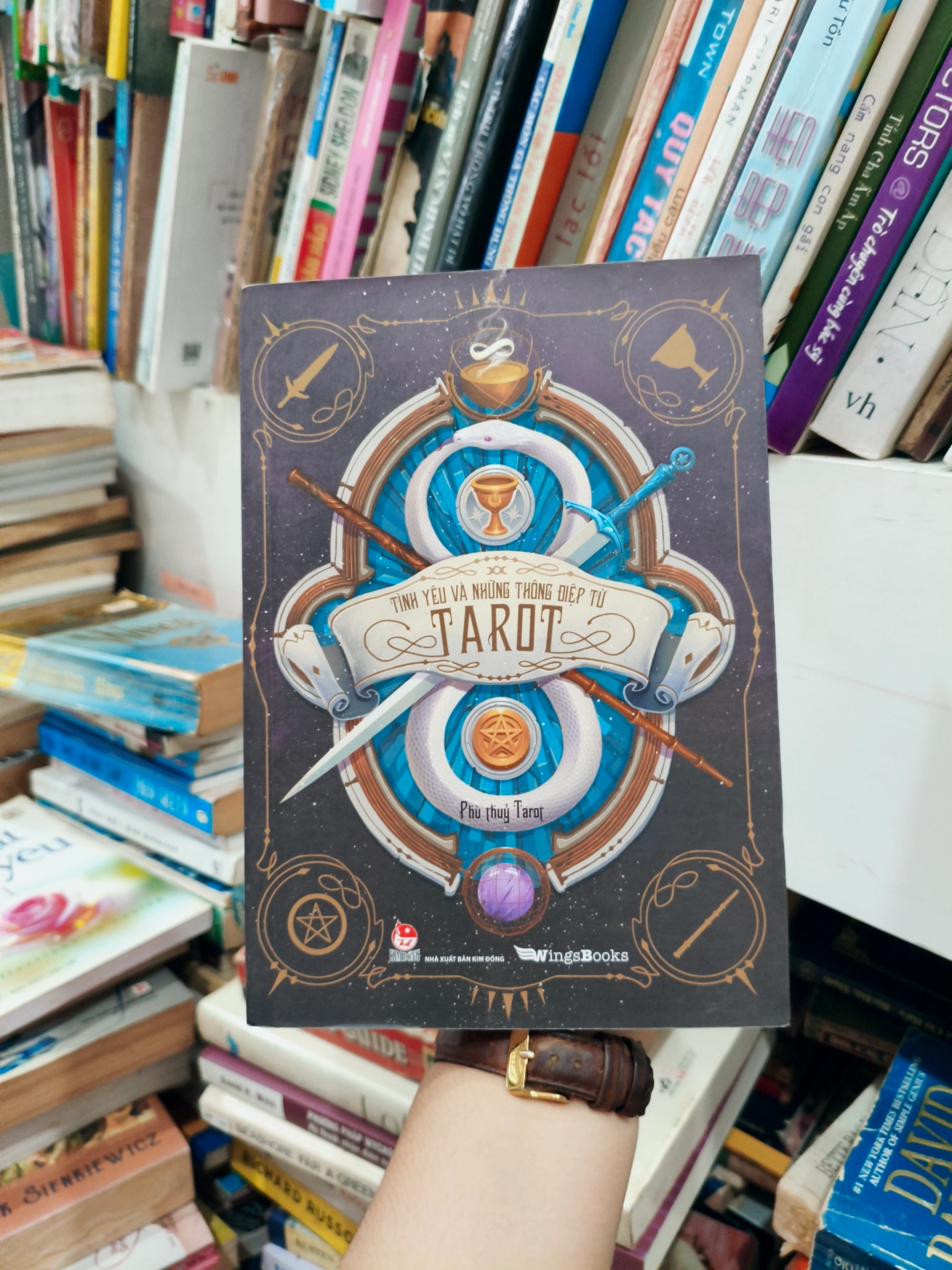 Tình yêu và những thông điệp từ Tarot 🌱 by  - Sách Book Cover - Ngọc Hiển Books