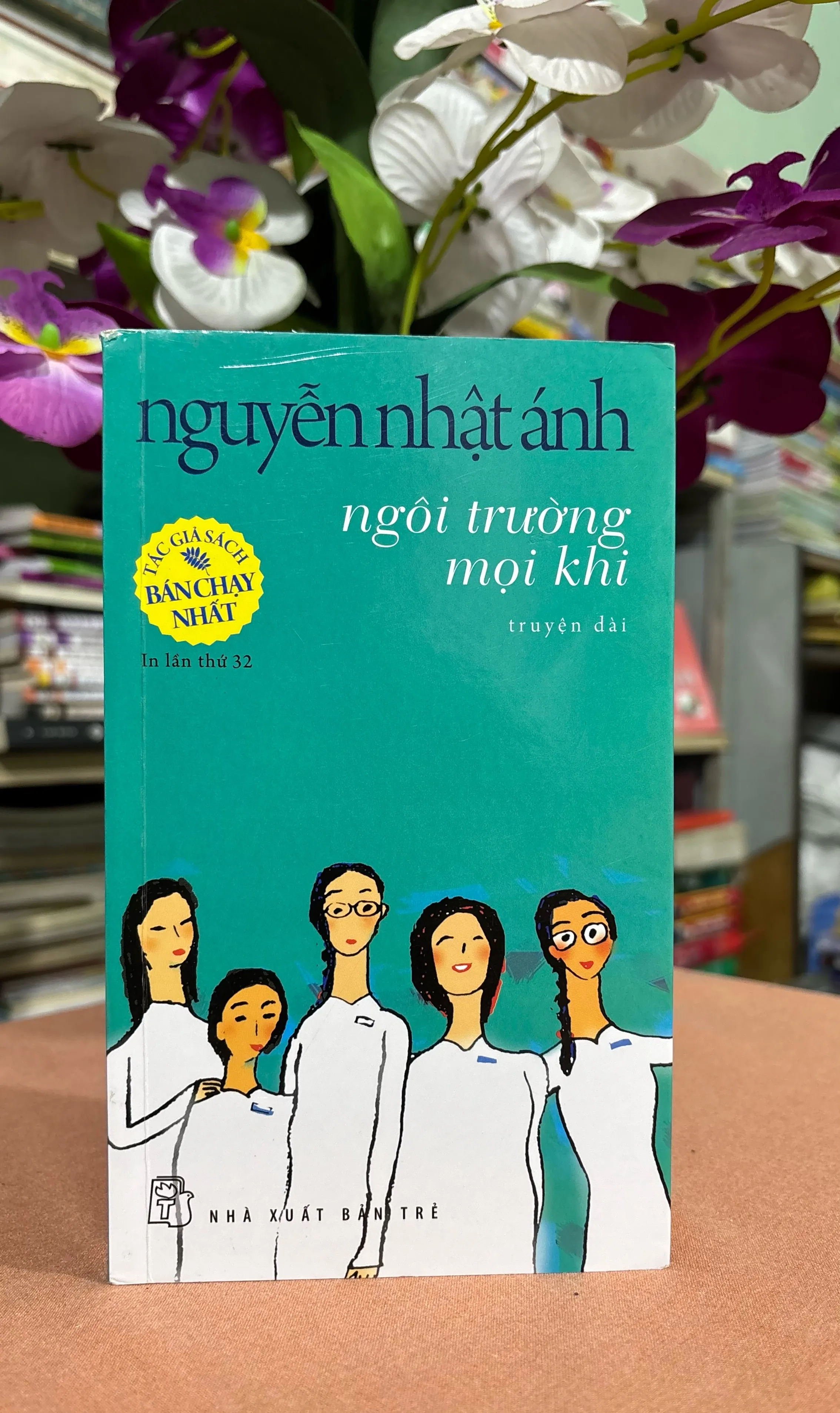 Ngôi trường mọi khi 🌊 by  - Sách Book Cover - Ngọc Hiển Books