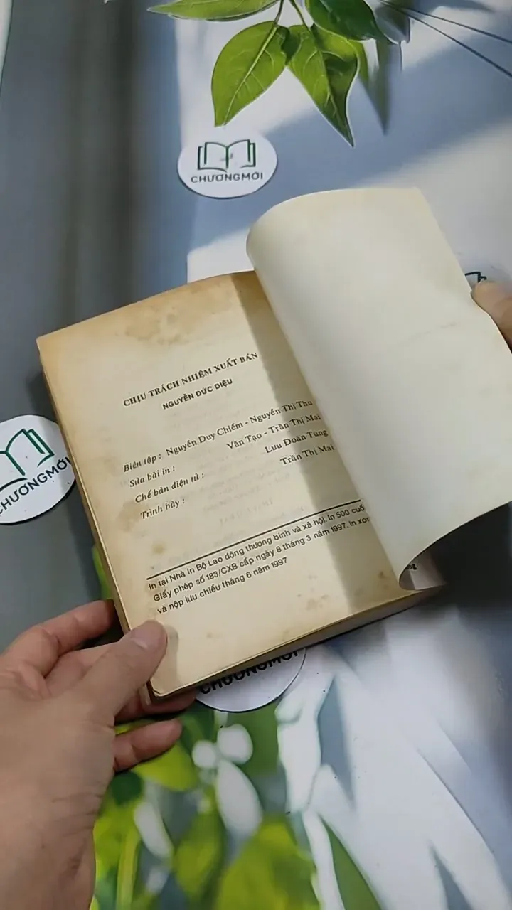 Sử Học và Hiện Thực - Văn Tạo 713898