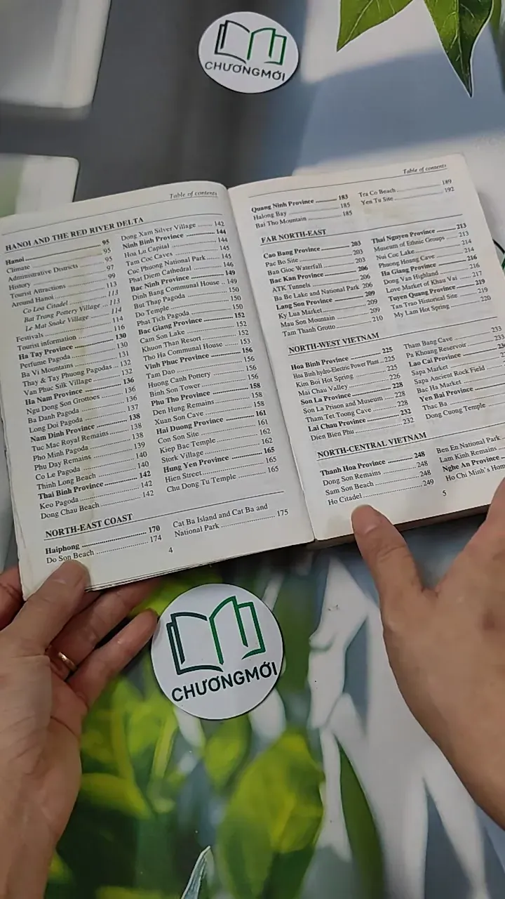 Vietnam Tourist Guidebook - Vietnam National Administration of Tourism 754516