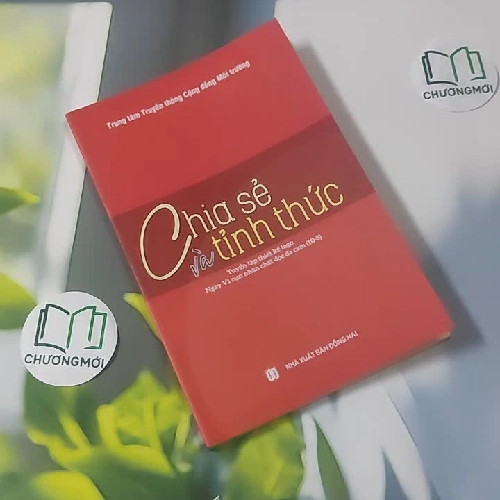 [MIỄN PHÍ BỌC SÁCH] Chia Sẻ Và Tỉnh Thức - Tuyển Tập Thiết Kế Logo Ngày Vì Nạn Nhân Chất Độc Da Cam (10-8)