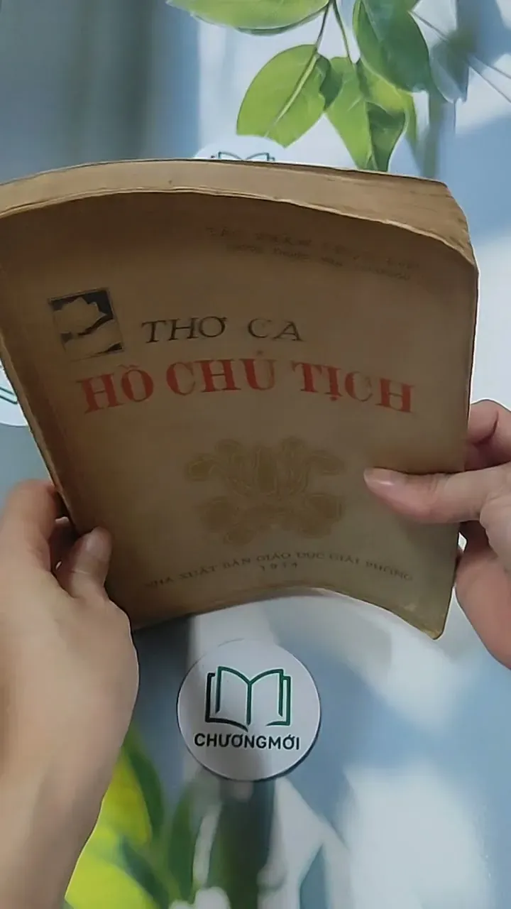 [MIỄN PHÍ BỌC SÁCH] Thơ Ca Hồ Chủ Tịch (1974) 674966