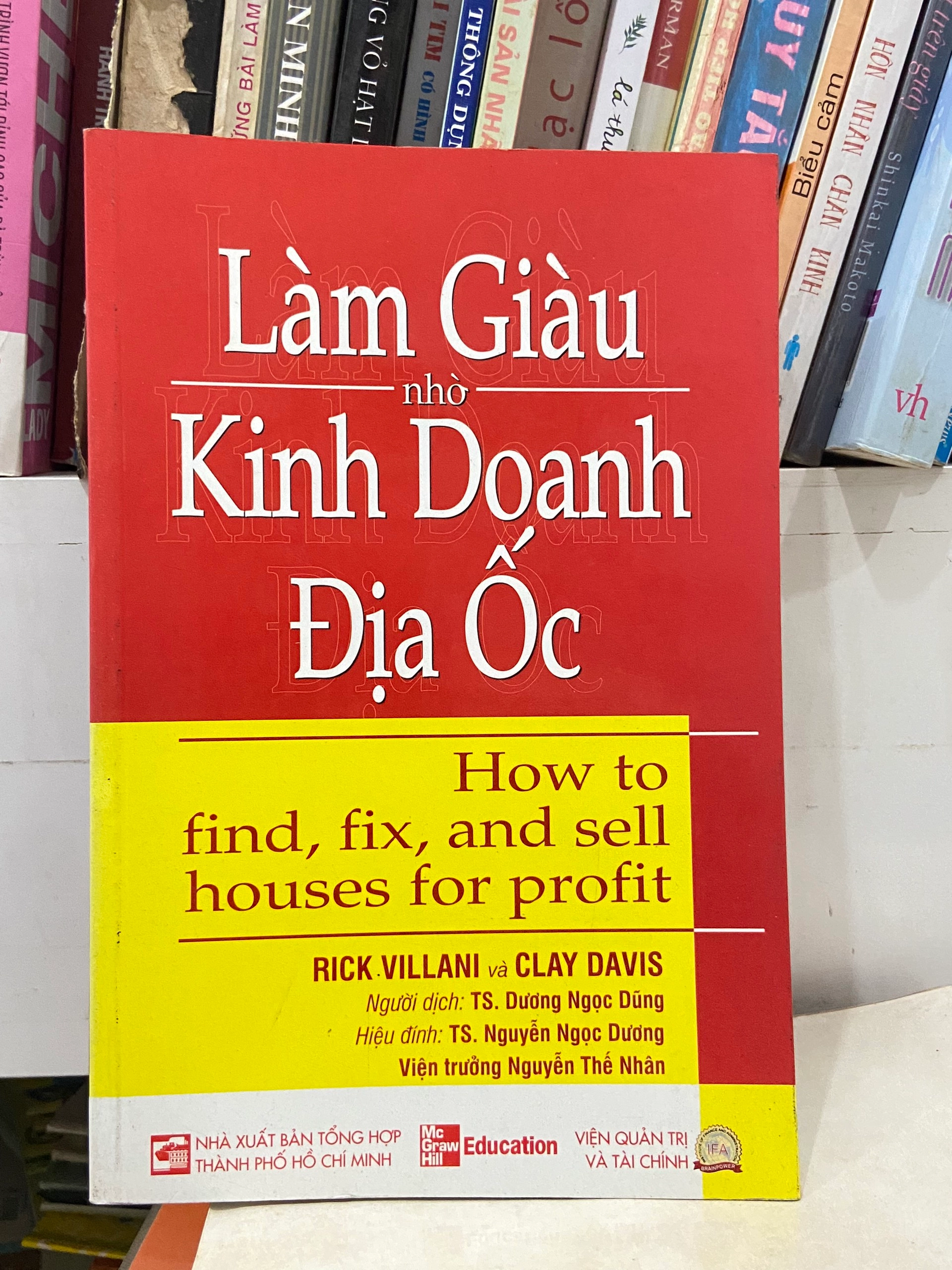 Làm Giàu Nhờ Kinh Doanh Địa Ốc by Không rõ / thông tin không hiển thị trên nguồn đã kiểm tra - Sách Book Cover - Ngọc Hiển Books